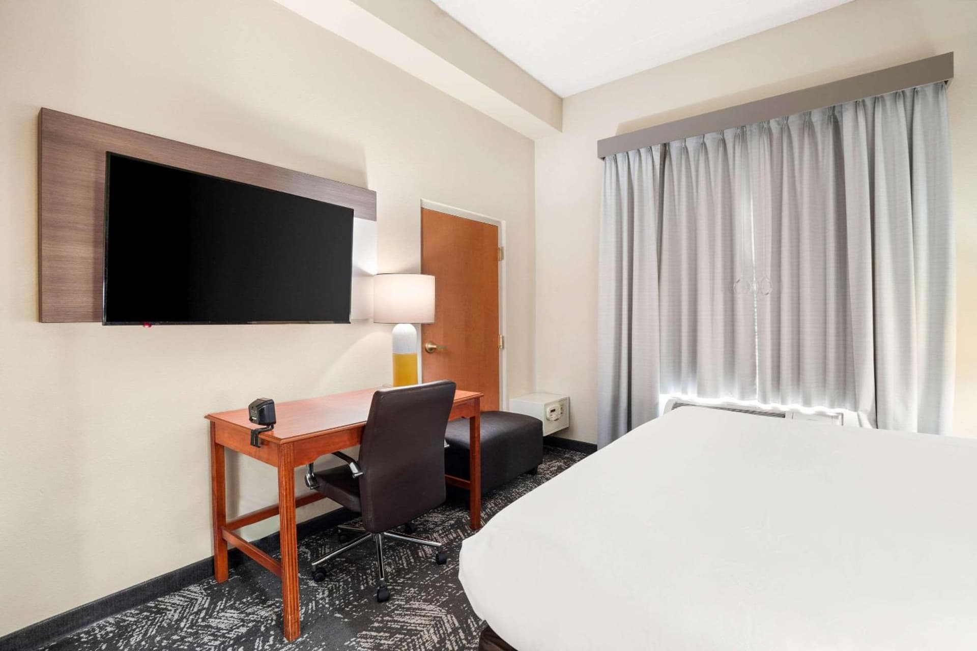 Comfort Suites Columbia at Harbison gallery photo in Columbia, SC — image 32