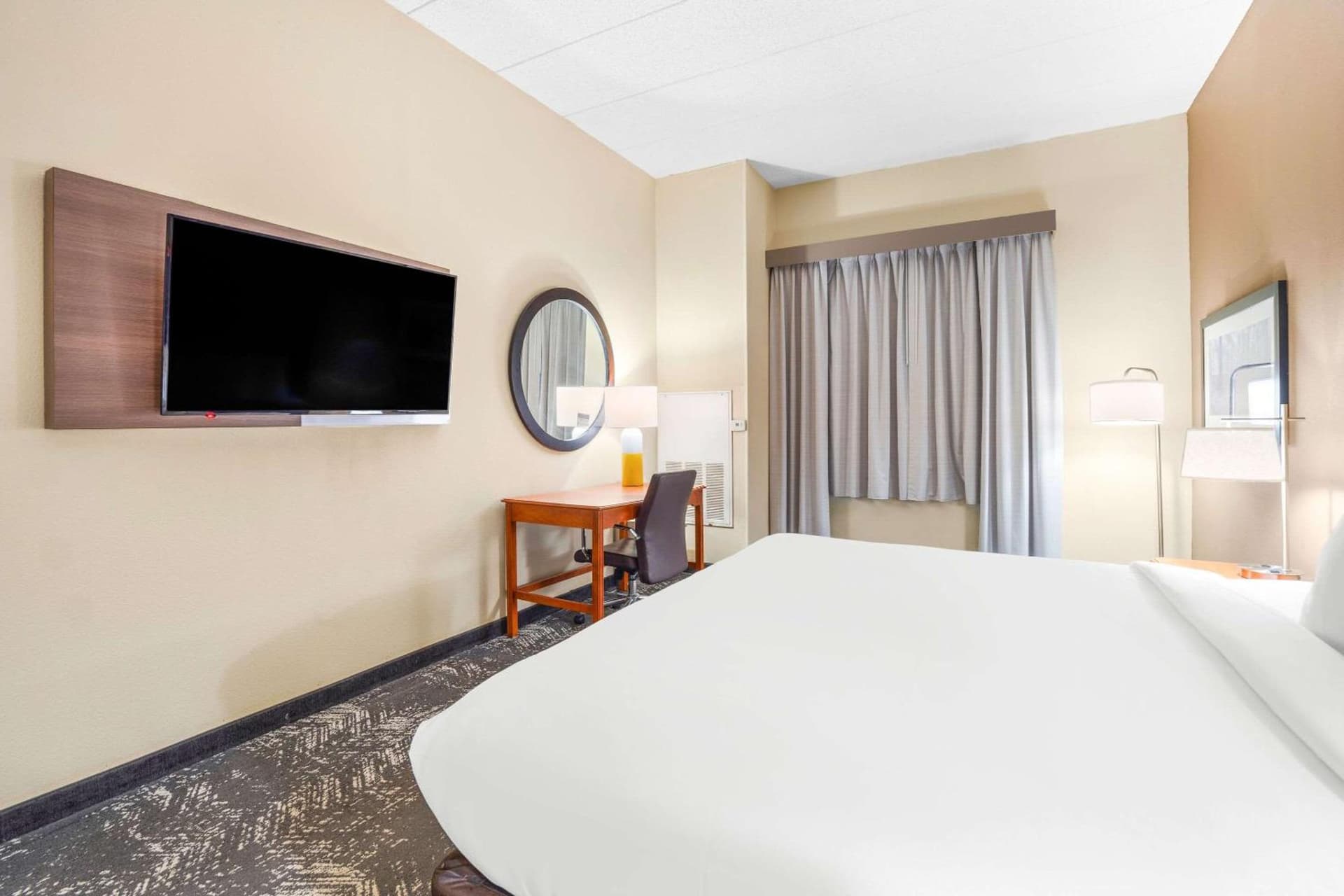 Comfort Suites Columbia at Harbison gallery photo in Columbia, SC — image 11