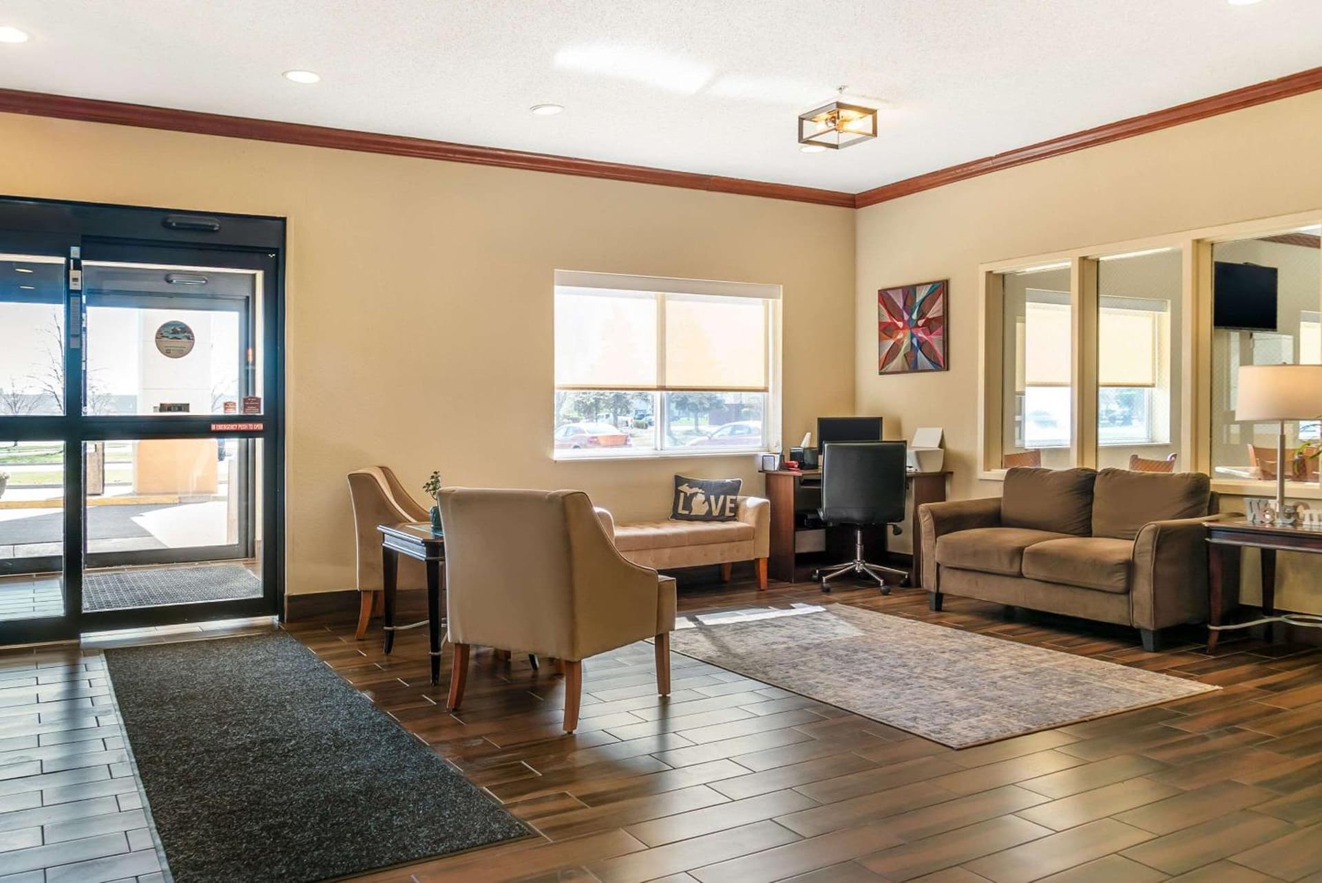Quality Inn & Suites gallery photo in Bay City, MI — image 38