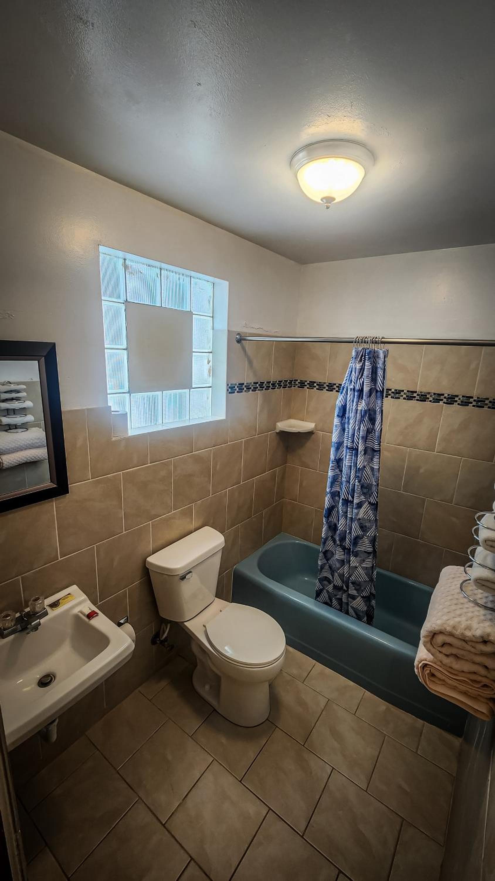Benton Motel interior in Benton, IL — gallery photo 2