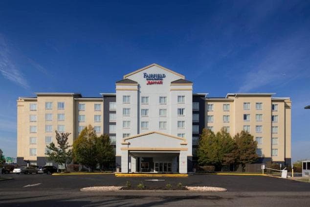 Fairfield Inn & Suites by Marriott Newark Liberty International Airport property views in Newark, NJ — gallery photo 3