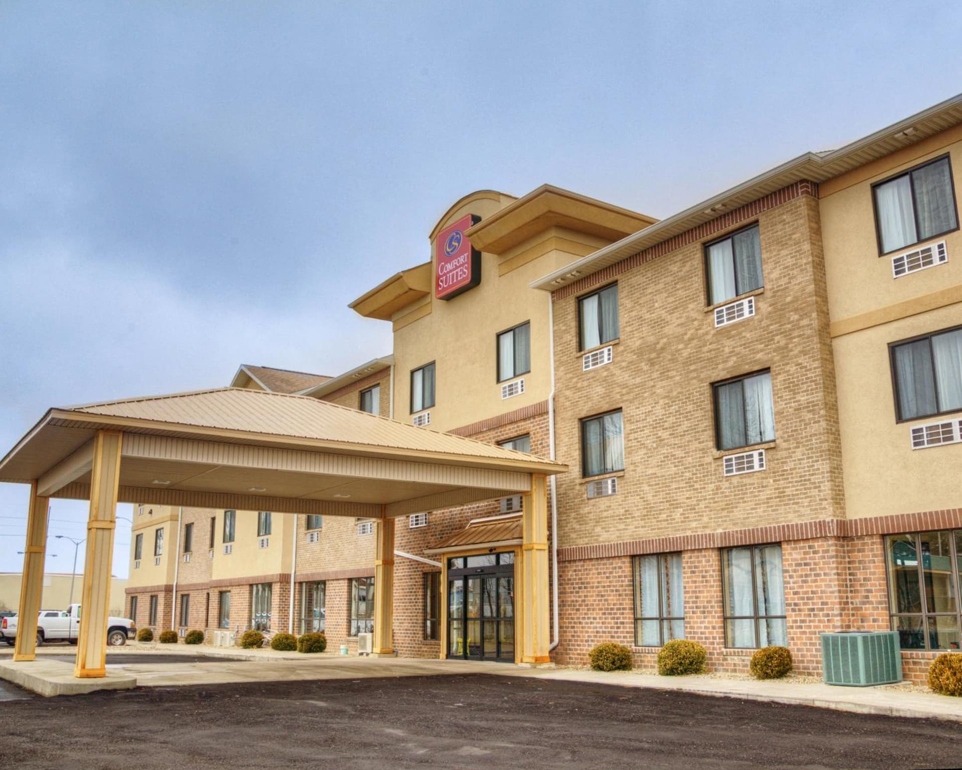 Comfort Suites Plymouth near US-30 featured exterior or lobby in Plymouth, IN — similar hotel