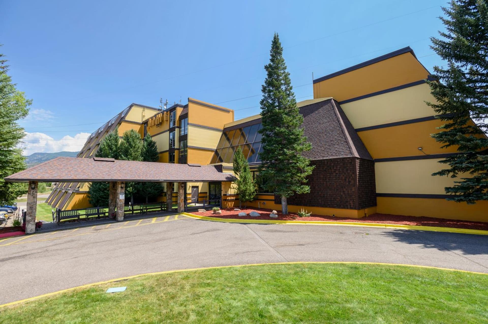 Legacy Vacation Resorts Steamboat Springs Hilltop interior in Steamboat Springs, CO — gallery photo 2