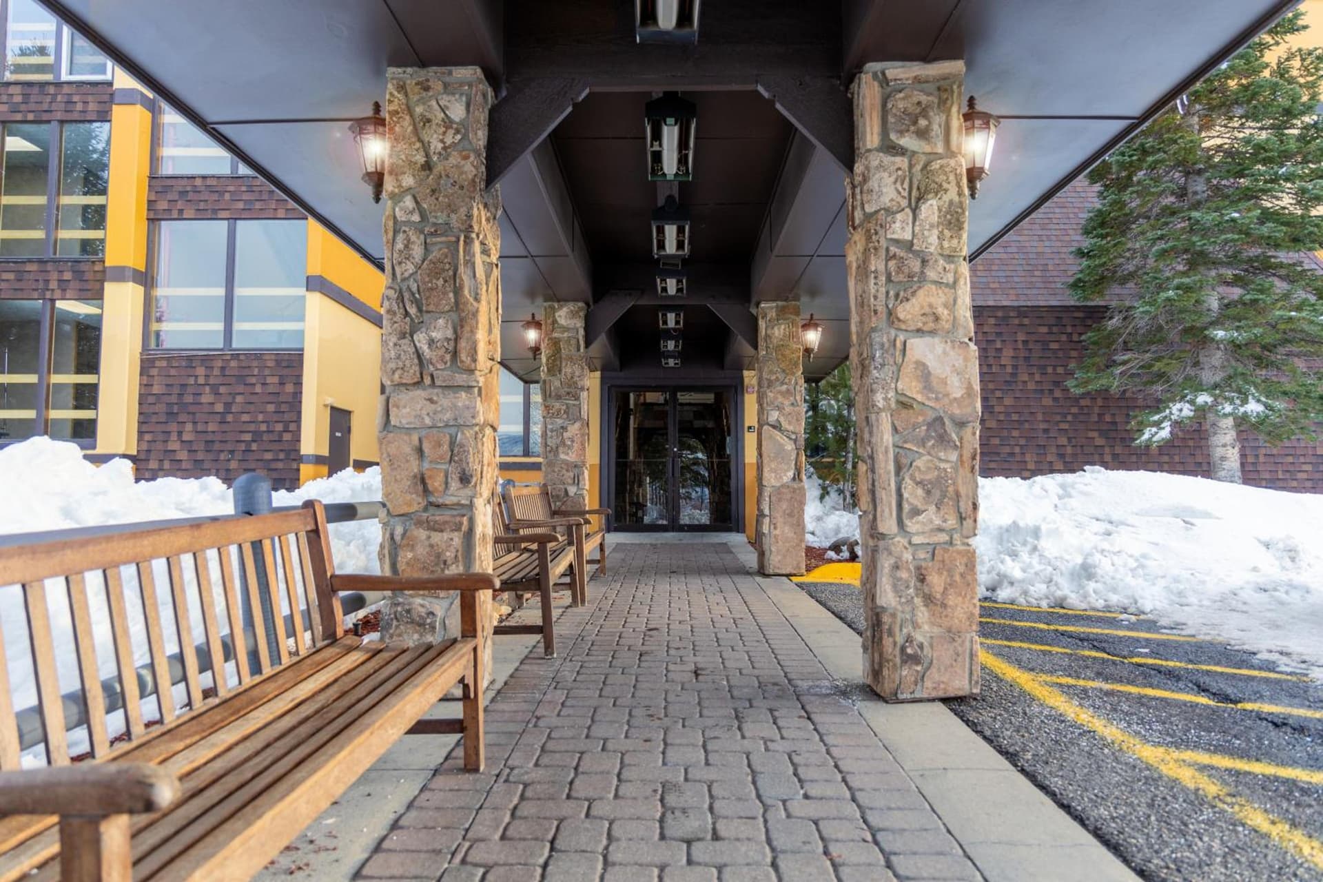Legacy Vacation Resorts Steamboat Springs Hilltop property views in Steamboat Springs, CO — gallery photo 3