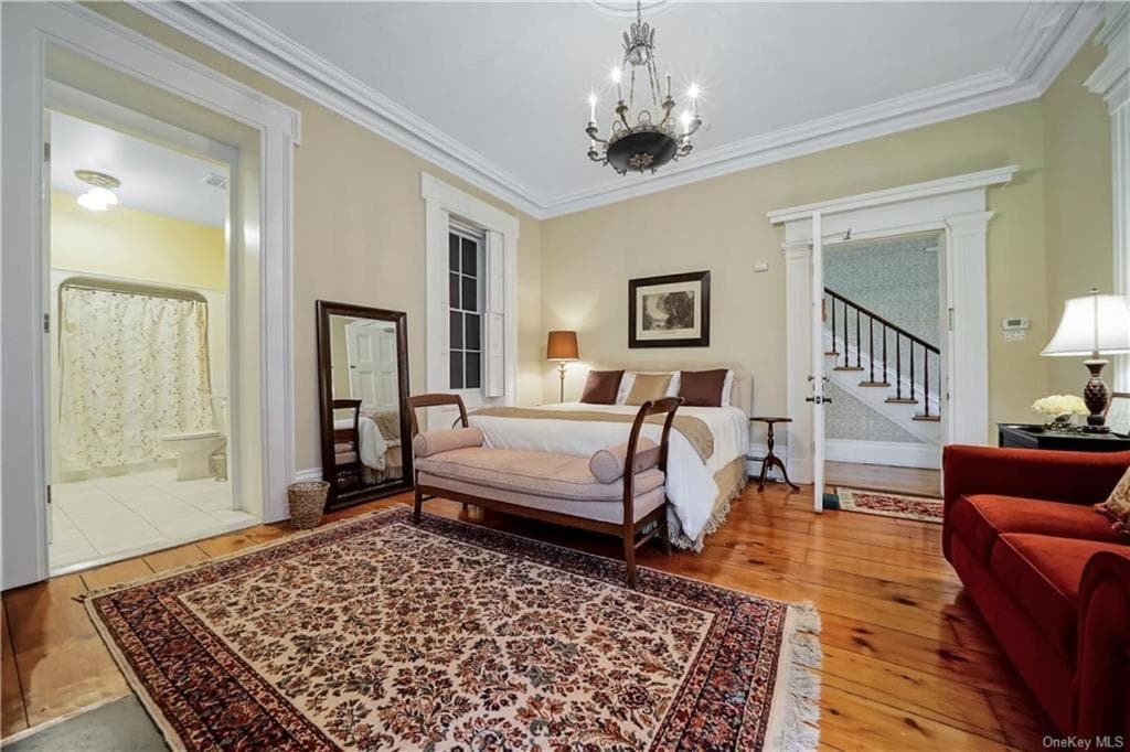 Cromwell Manor Inn gallery photo in Cornwall-on-Hudson, NY — image 8