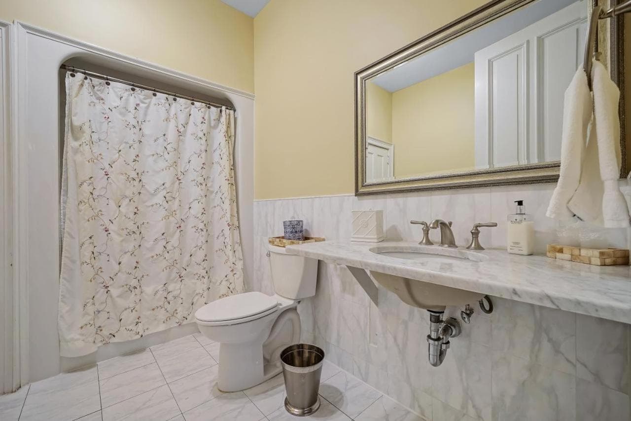 Cromwell Manor Inn property views in Cornwall-on-Hudson, NY — gallery photo 3