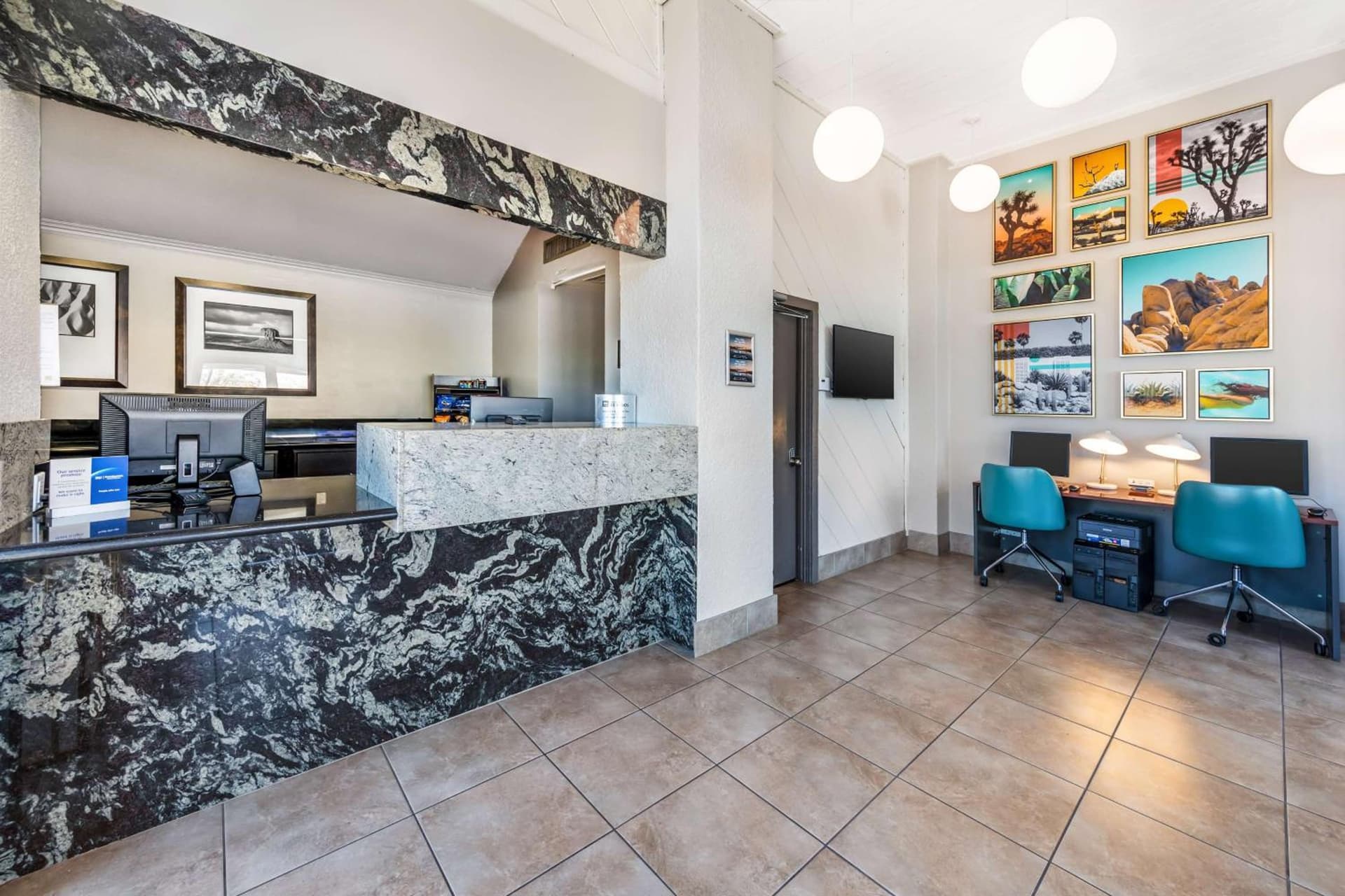 Best Western Inn at Palm Springs property views in Palm Springs, CA — gallery photo 3