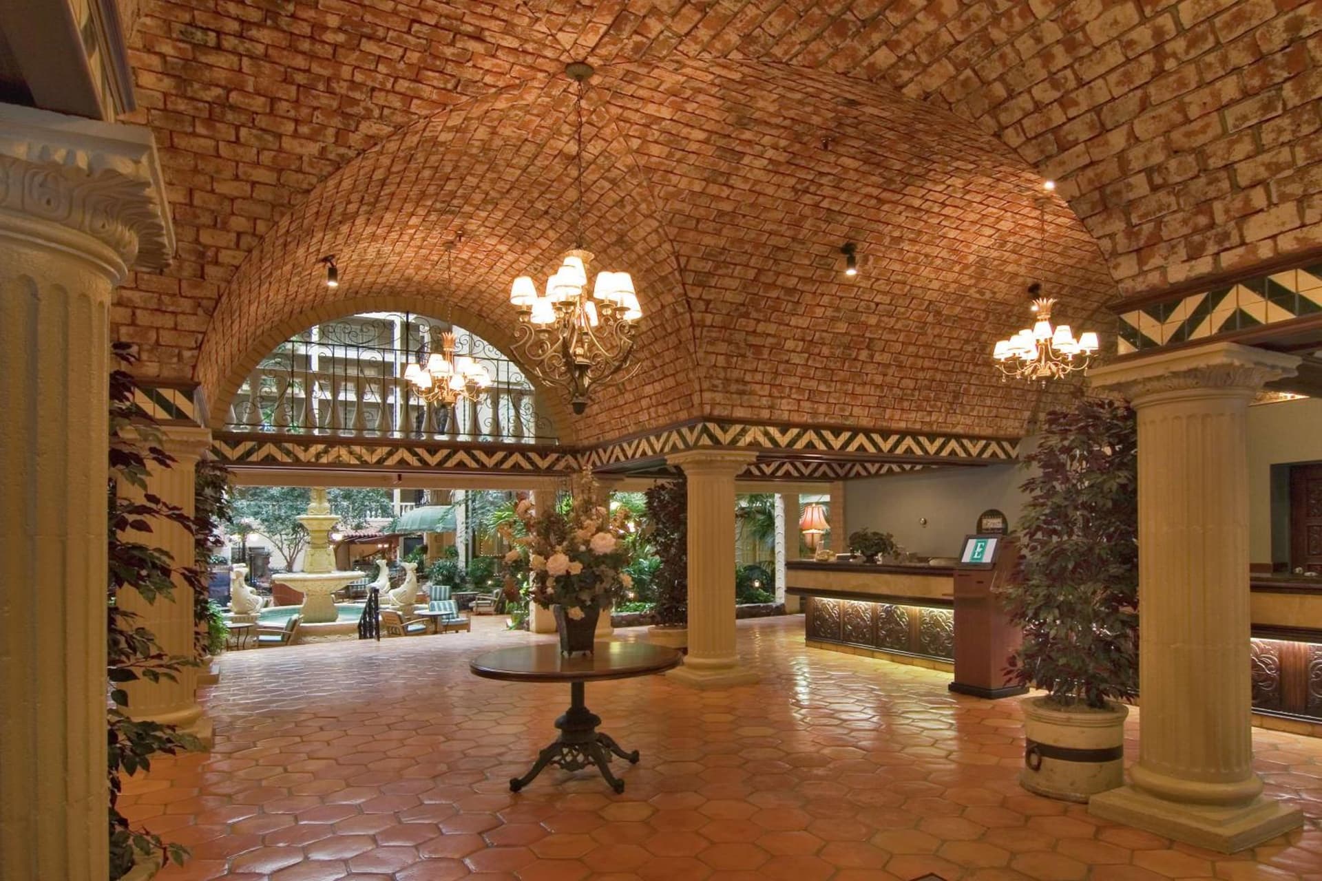 Embassy Suites by Hilton Minneapolis Bloomington Edina gallery photo in Bloomington, MN — image 38