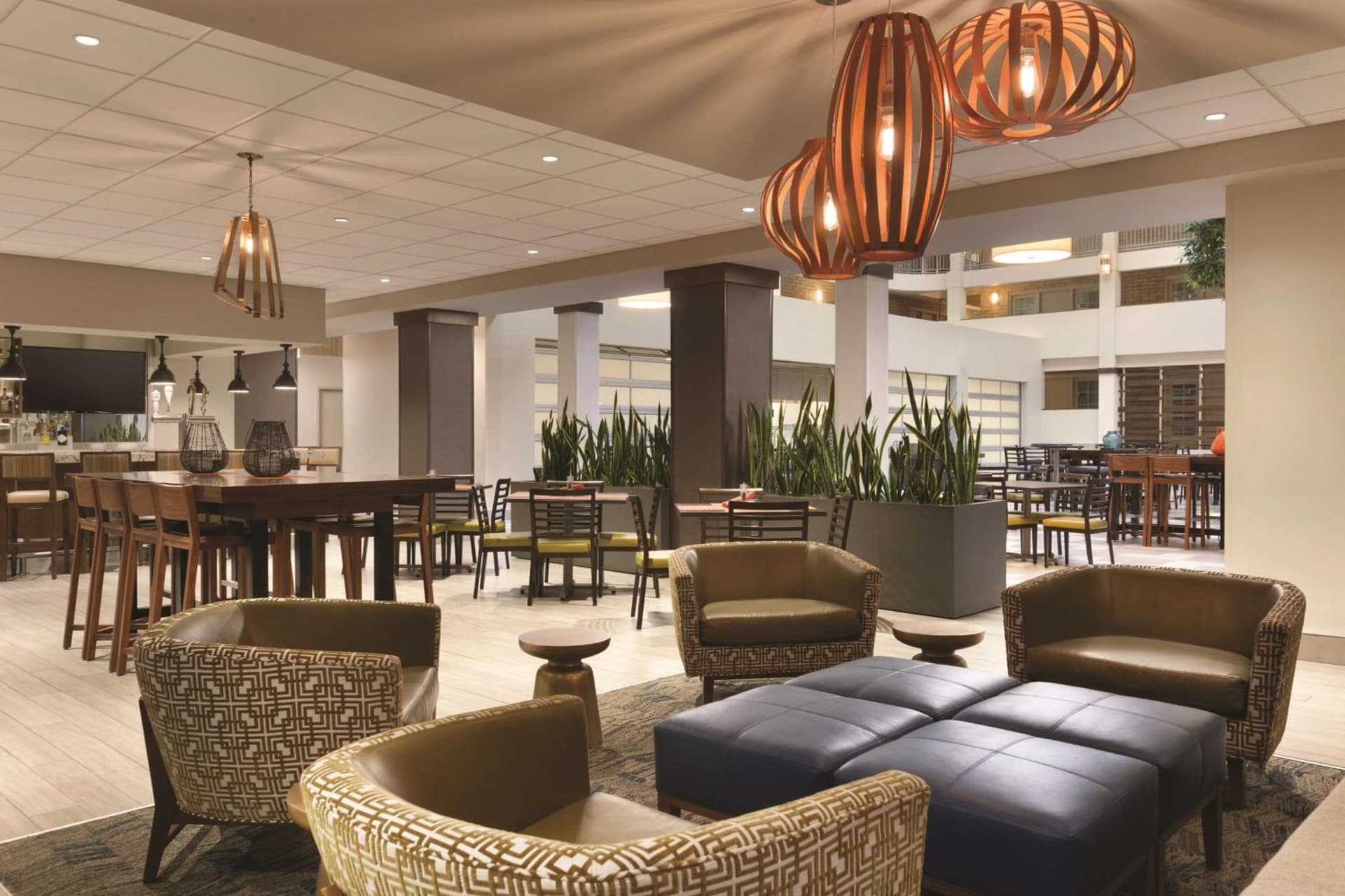 Embassy Suites by Hilton Minneapolis Bloomington Edina gallery photo in Bloomington, MN — image 43