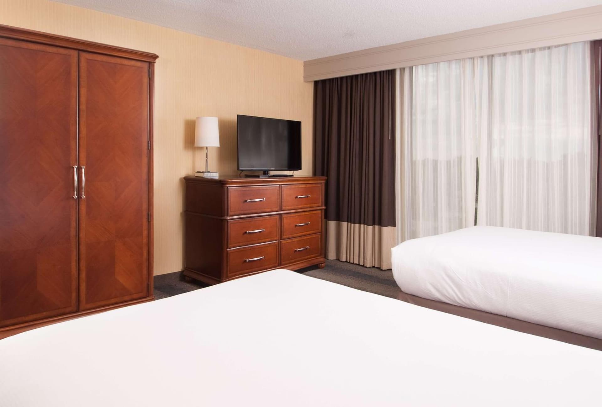 Embassy Suites by Hilton Minneapolis Bloomington Edina gallery photo in Bloomington, MN — image 25