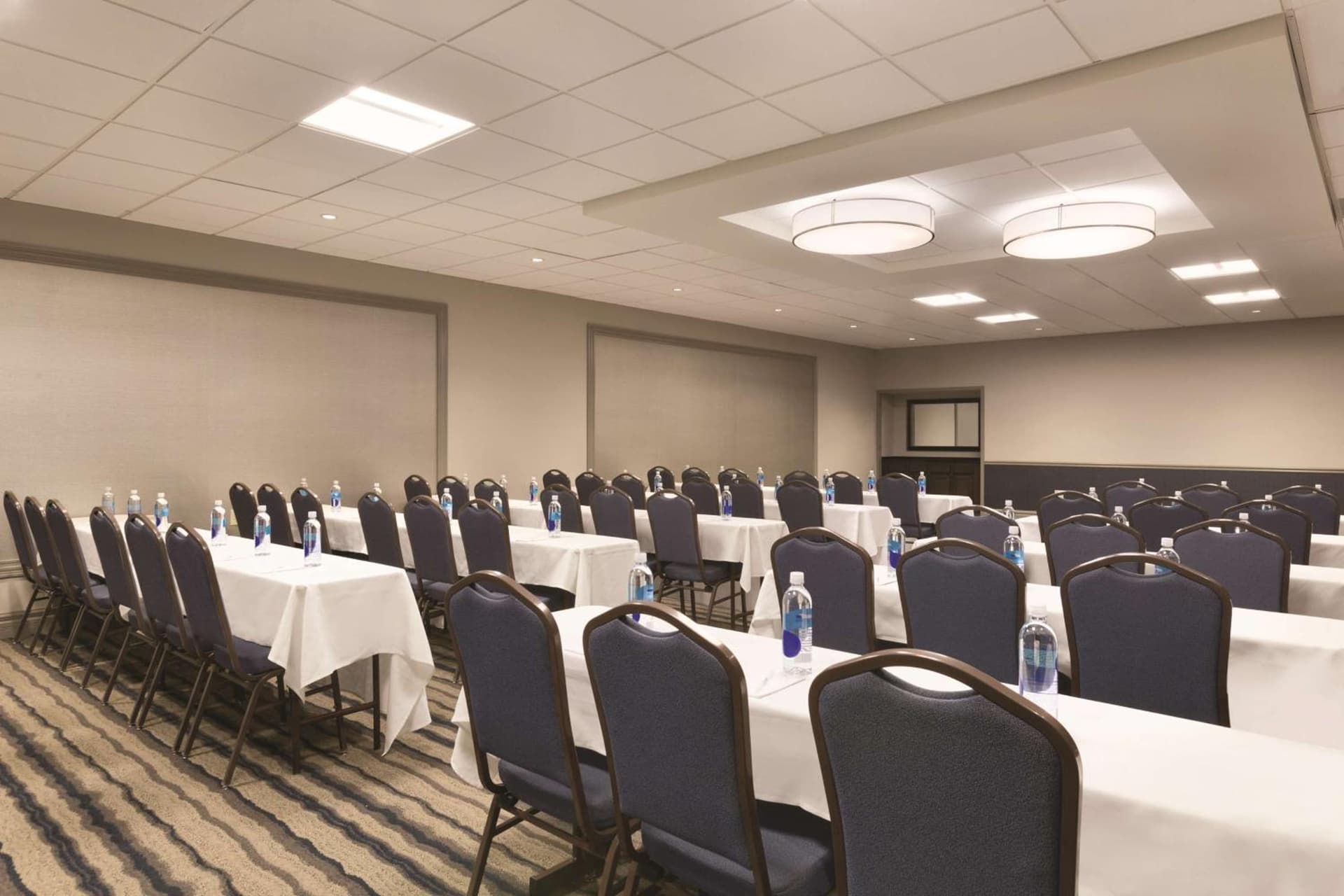 Embassy Suites by Hilton Minneapolis Bloomington Edina gallery photo in Bloomington, MN — image 16