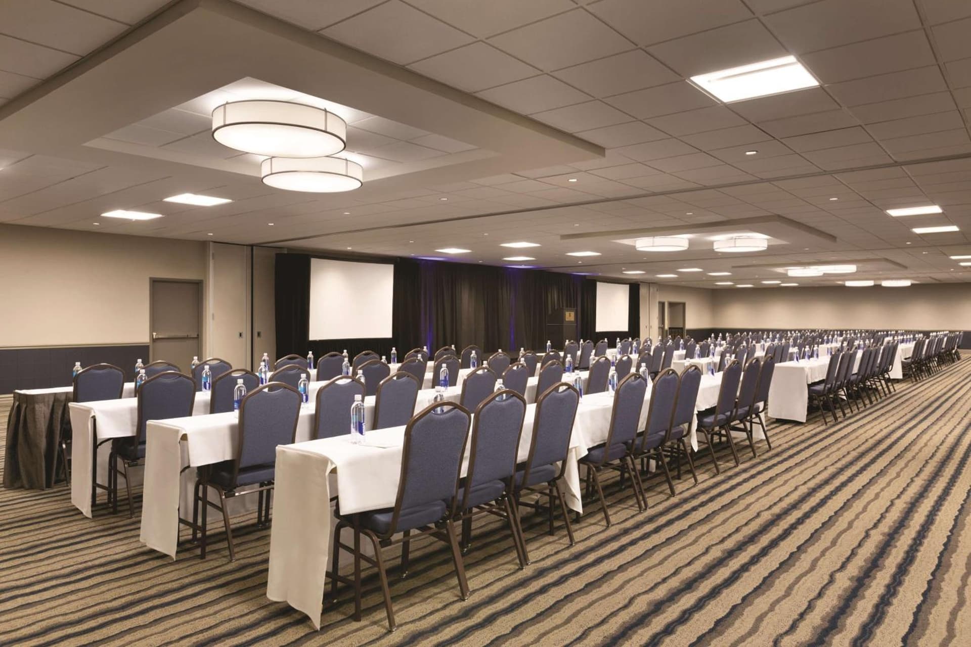 Embassy Suites by Hilton Minneapolis Bloomington Edina gallery photo in Bloomington, MN — image 20