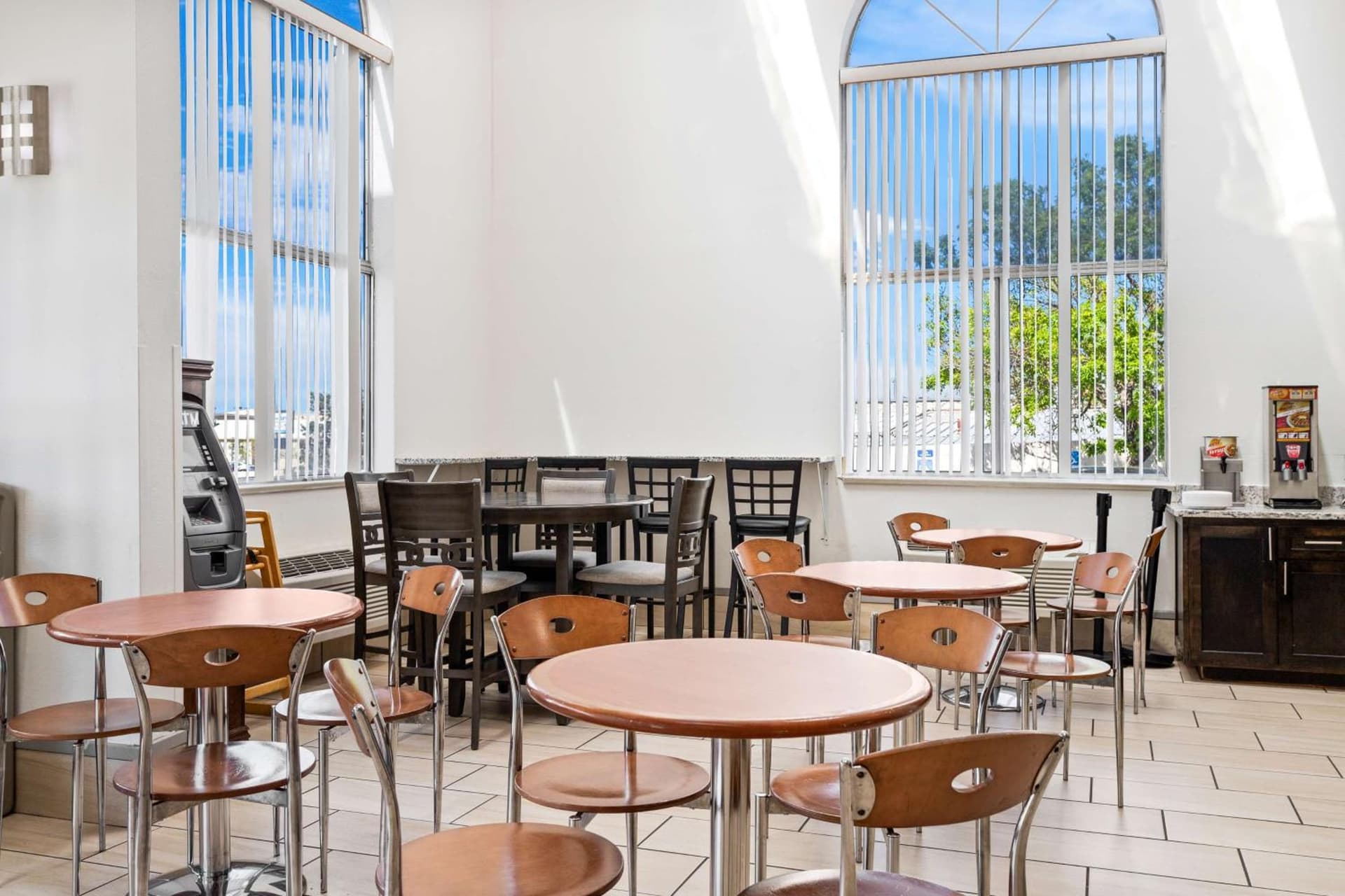 SureStay Hotel by Best Western Albuquerque Midtown gallery photo in Albuquerque, NM — image 16