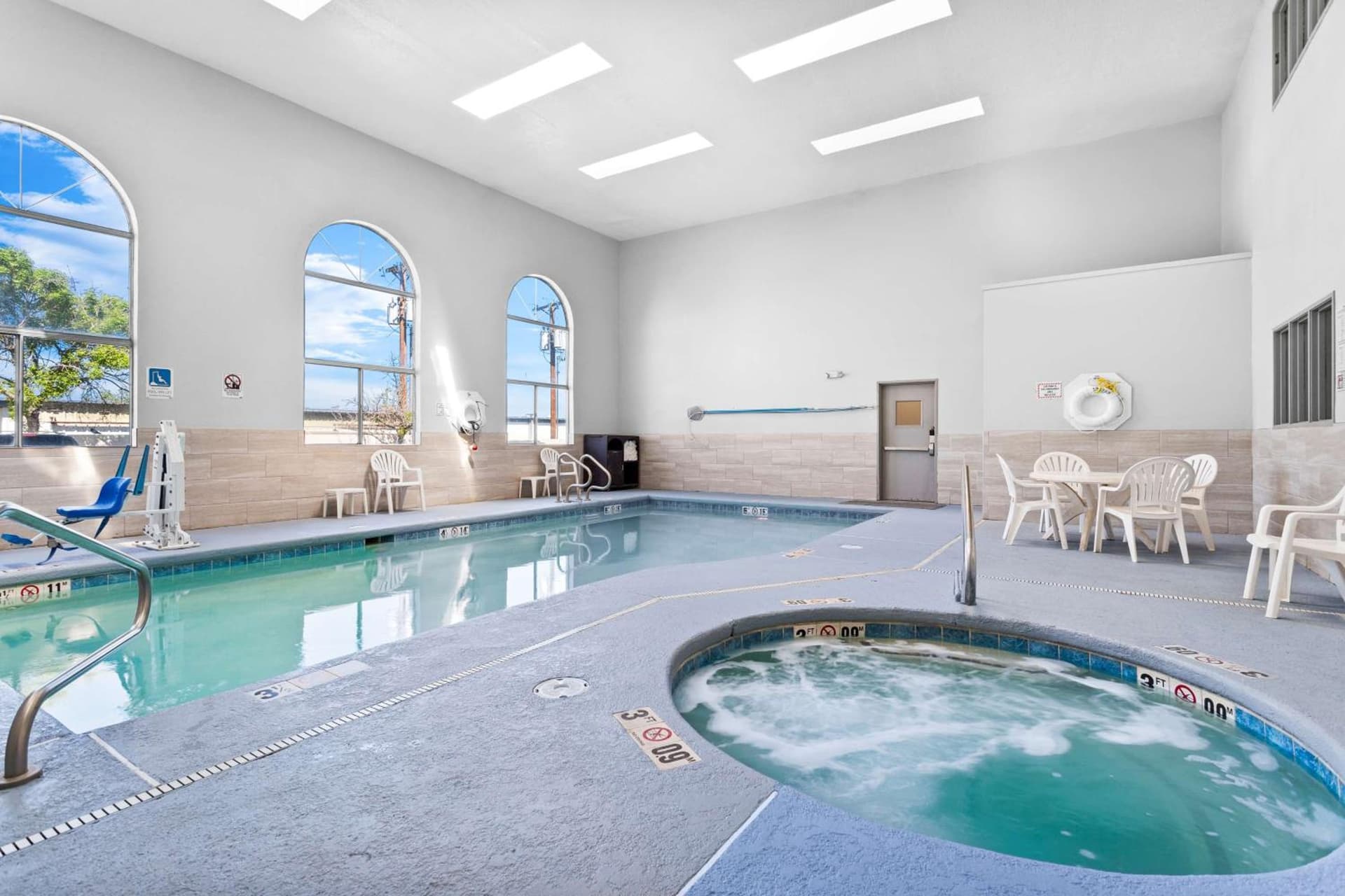 SureStay Hotel by Best Western Albuquerque Midtown gallery photo in Albuquerque, NM — image 18
