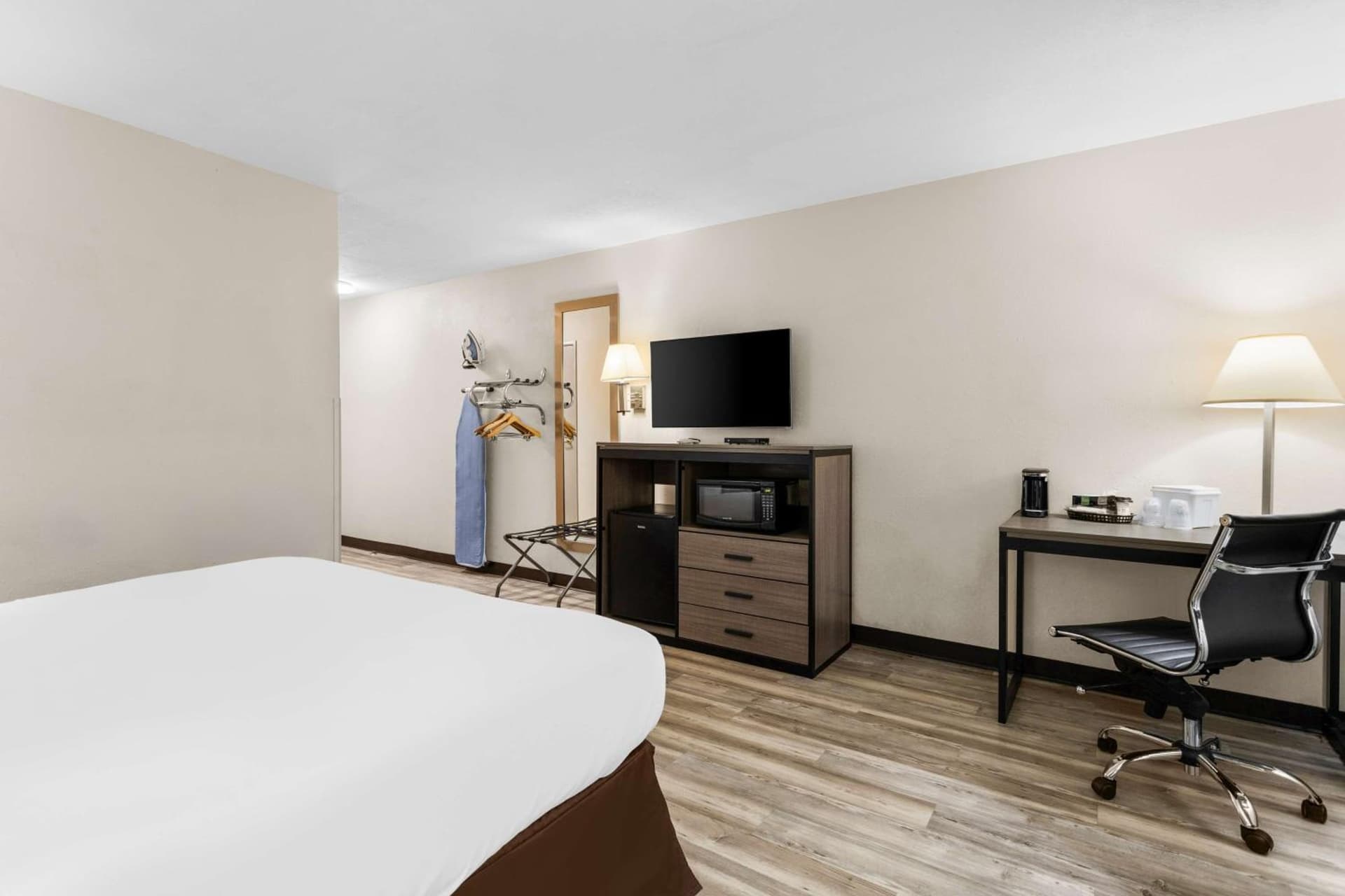 SureStay Hotel by Best Western Albuquerque Midtown gallery photo in Albuquerque, NM — image 7