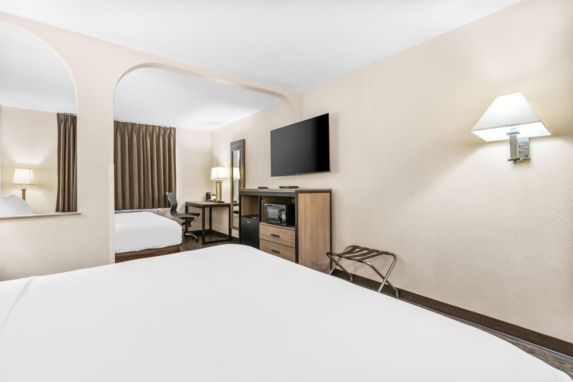 SureStay Hotel by Best Western Albuquerque Midtown gallery photo in Albuquerque, NM — image 10