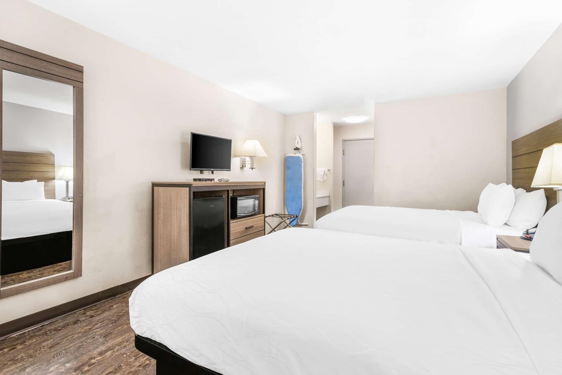 SureStay Hotel by Best Western Albuquerque Midtown gallery photo in Albuquerque, NM — image 25