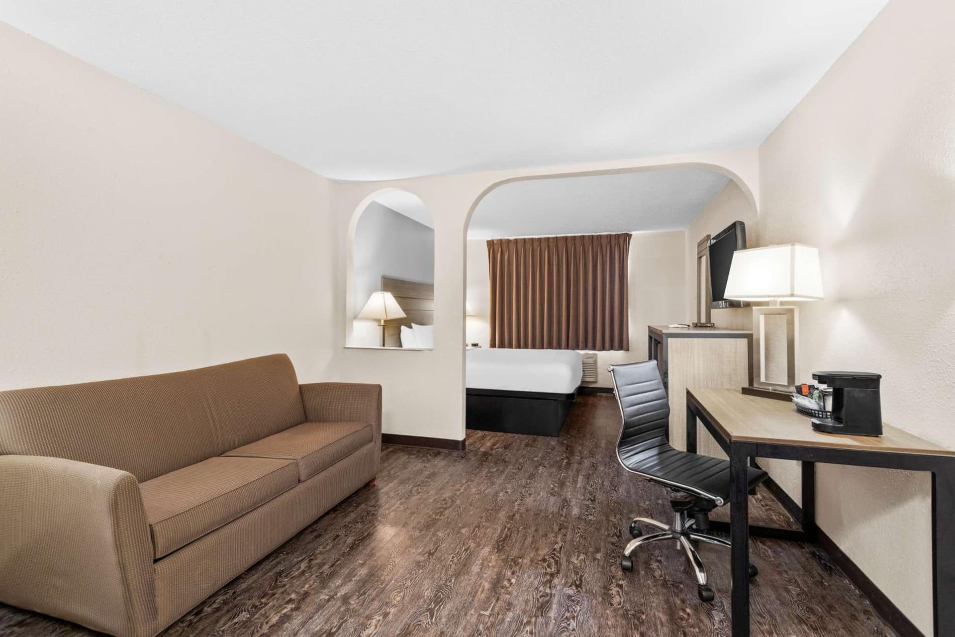 SureStay Hotel by Best Western Albuquerque Midtown gallery photo in Albuquerque, NM — image 19