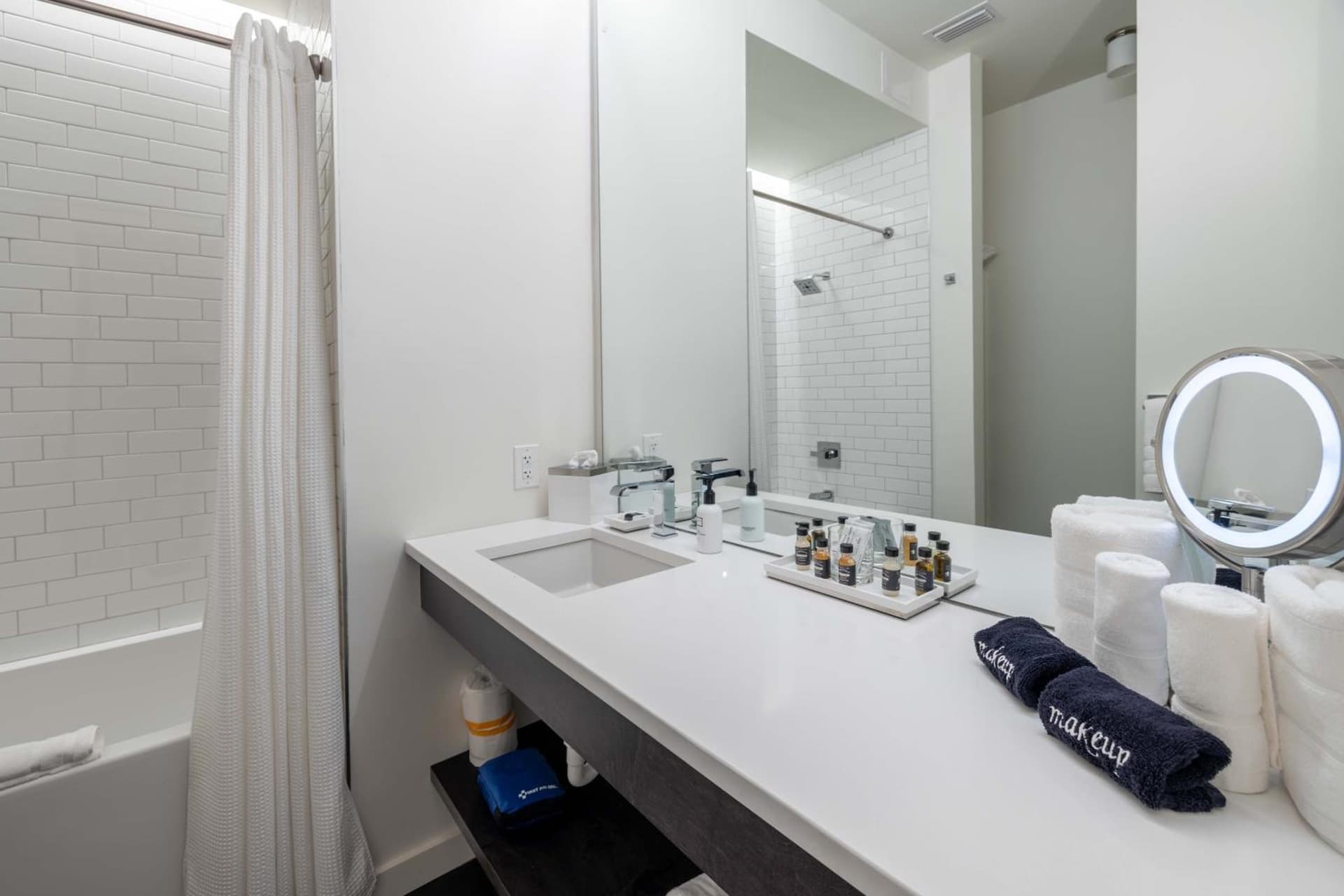 121 Hotel by AvantStay property views in Nashville, TN — gallery photo 3