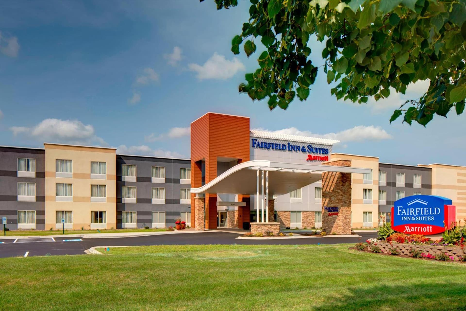 Fairfield Inn & Suites by Marriott Madison West/Middleton interior in Madison, WI — gallery photo 2