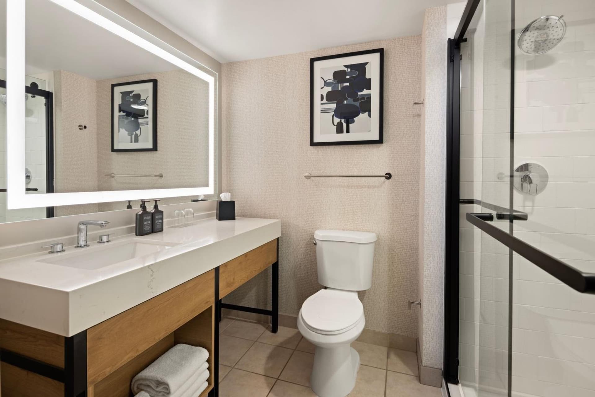 Sheraton Overland Park Hotel at the Convention Center interior in Overland Park, KS — gallery photo 2