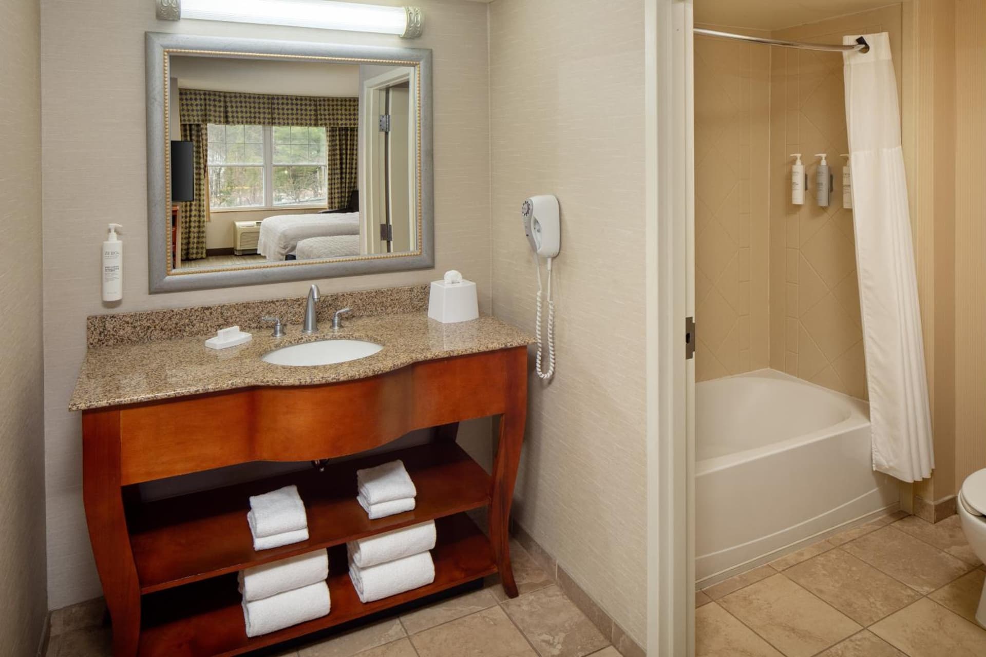 Hampton Inn & Suites Mystic gallery photo in Mystic, CT — image 28