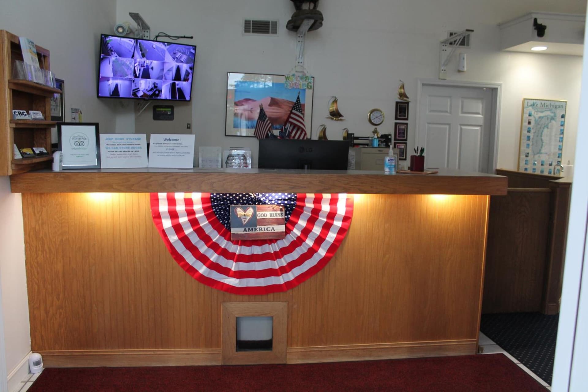 American Host Inn property views in Hart, MI — gallery photo 3
