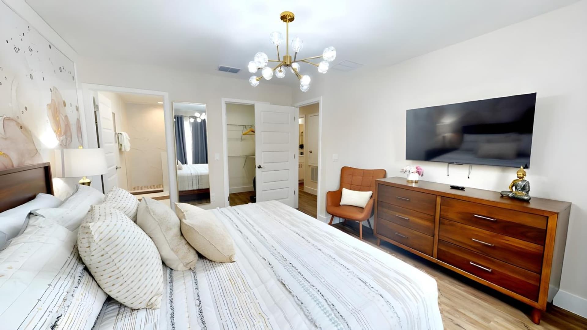 Decorated Nice Home with Arcade and Themed Rooms interior in Kissimmee, FL — gallery photo 2
