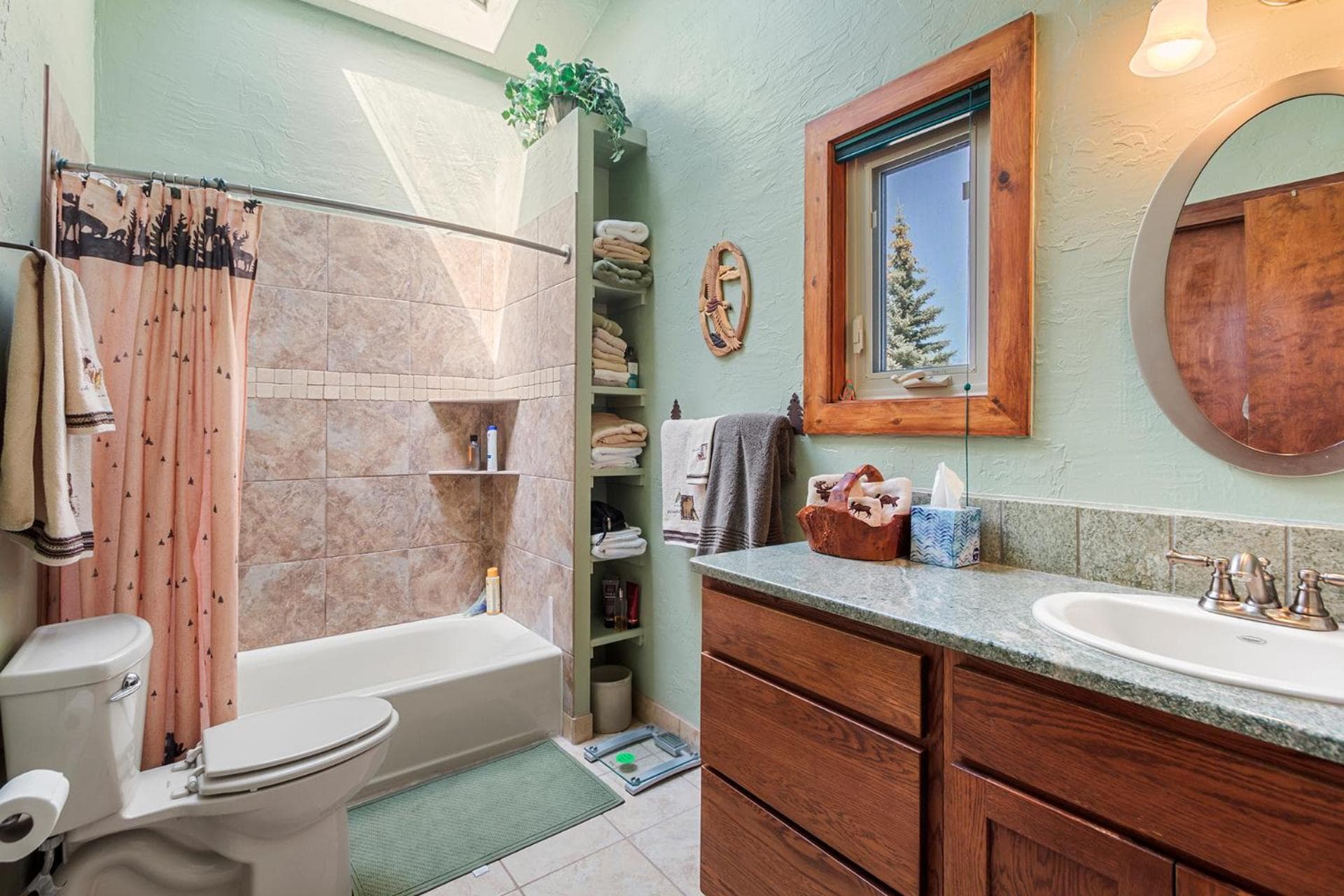 Coyote Retreat by Great Western Lodging property views in Silverthorne, CO — gallery photo 3