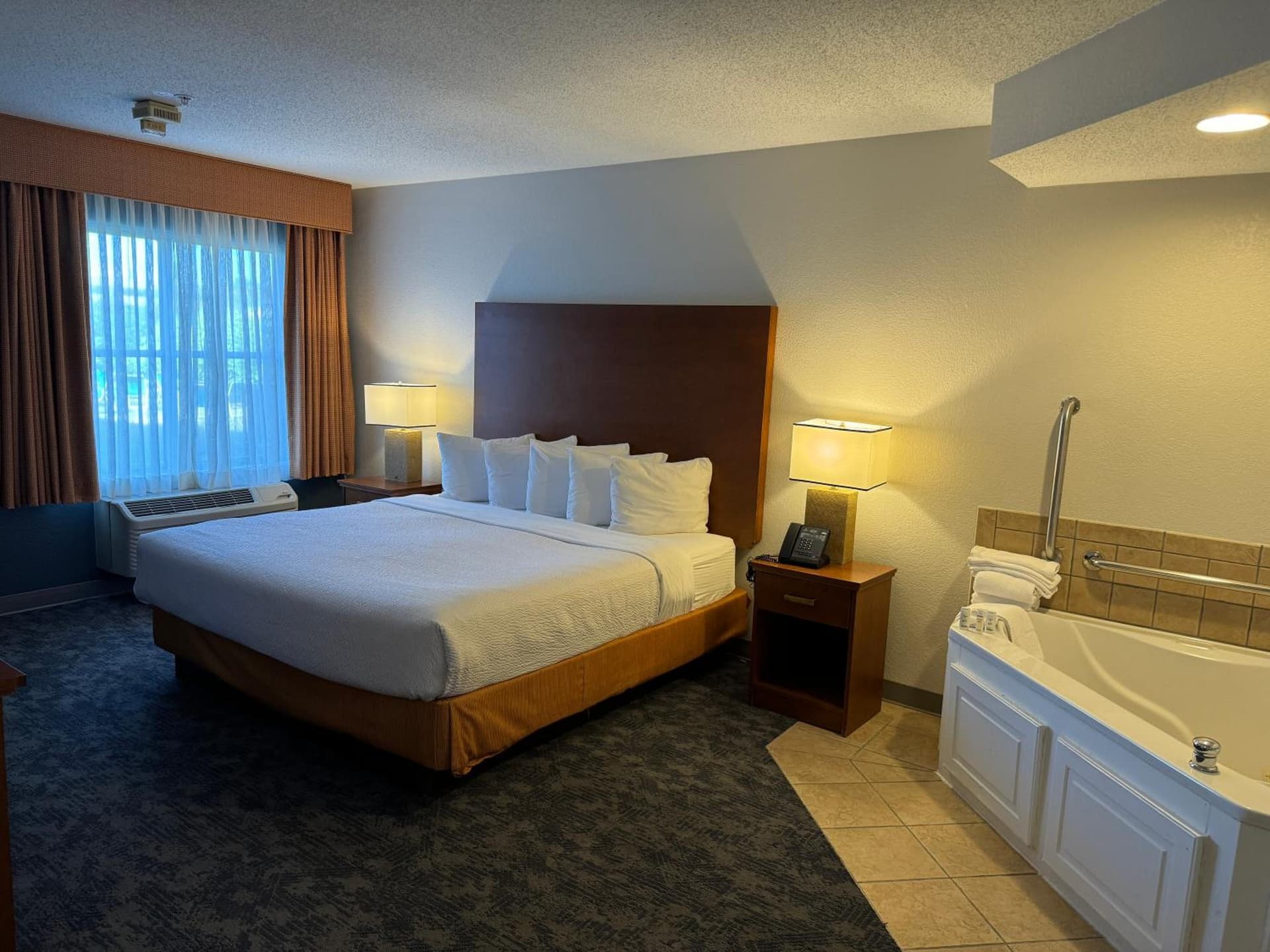 La Quinta by Wyndham Bannockburn-Deerfield gallery photo in Bannockburn, IL — image 39