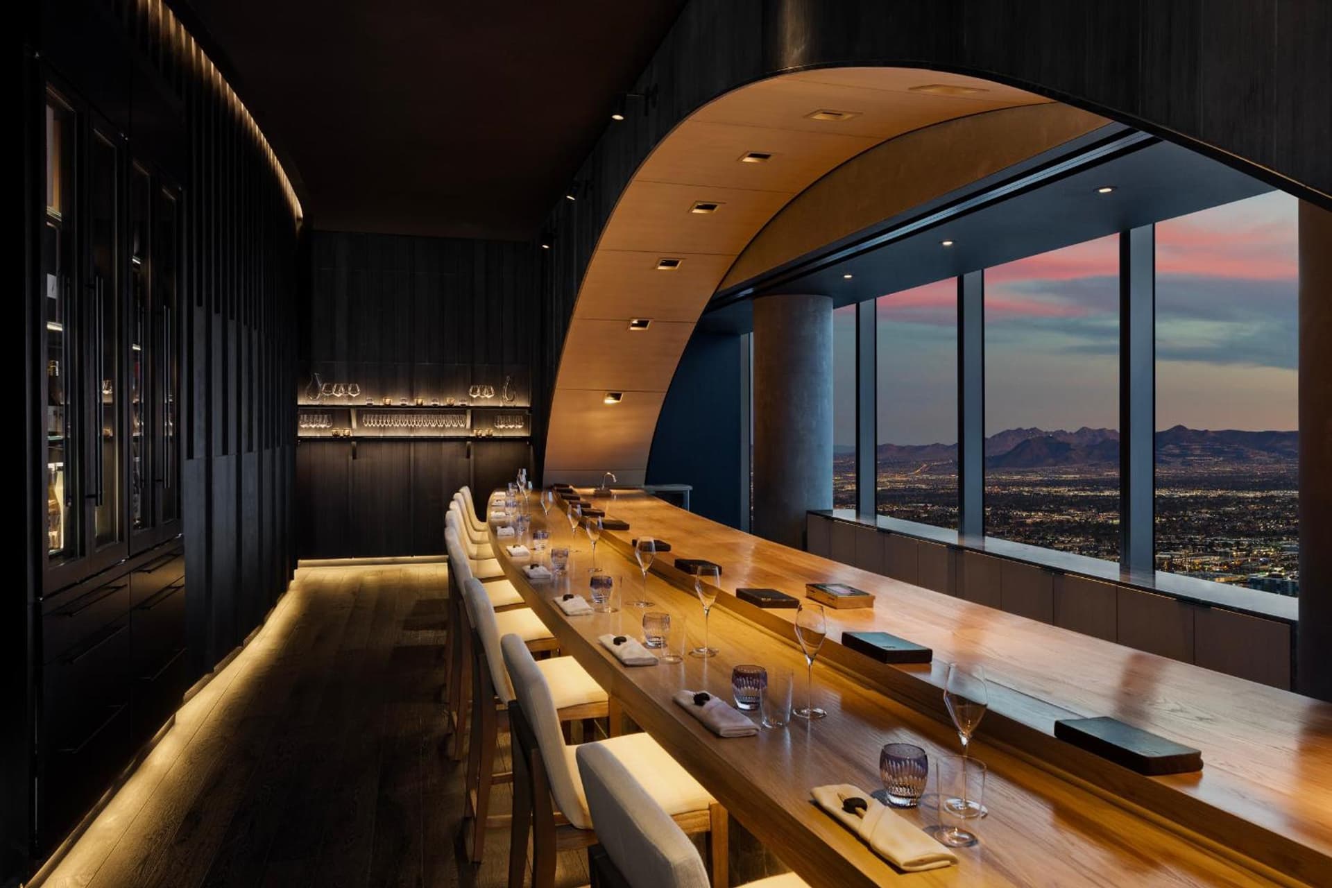 Fontainebleau Las Vegas, MICHELIN Key Award Hotel gallery photo in Las Vegas, NV — image 93