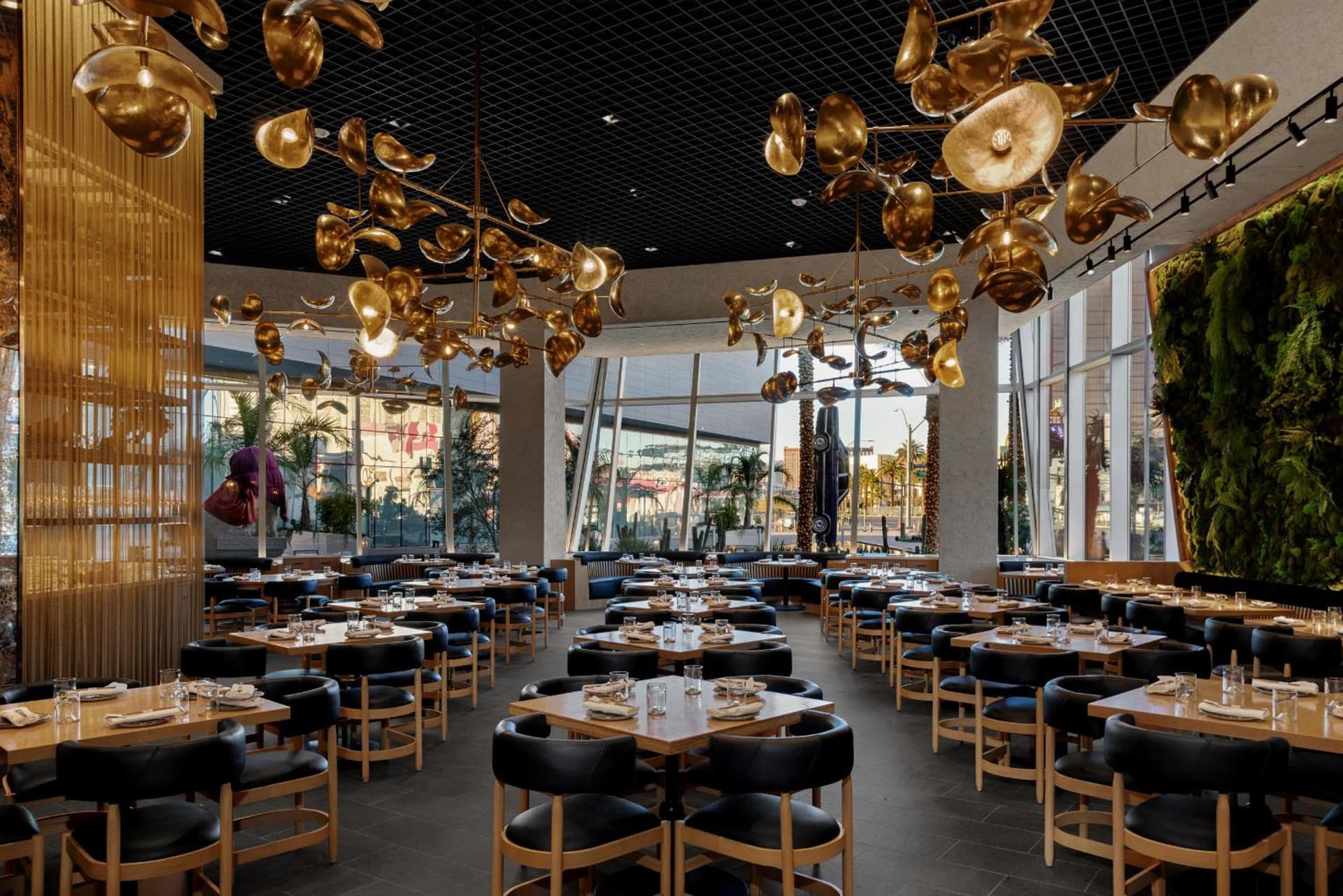 Fontainebleau Las Vegas, MICHELIN Key Award Hotel gallery photo in Las Vegas, NV — image 101
