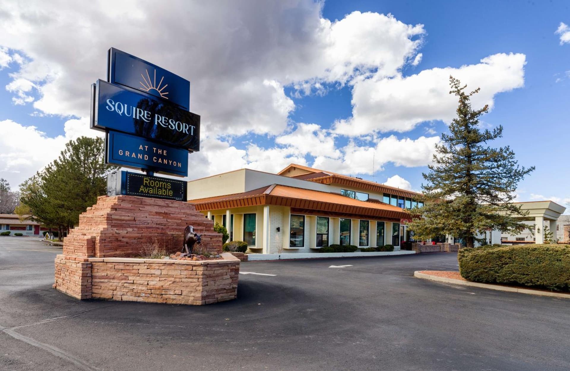 Holiday Inn Resort The Squire at Grand Canyon by IHG featured exterior or lobby in Tusayan, AZ — similar hotel