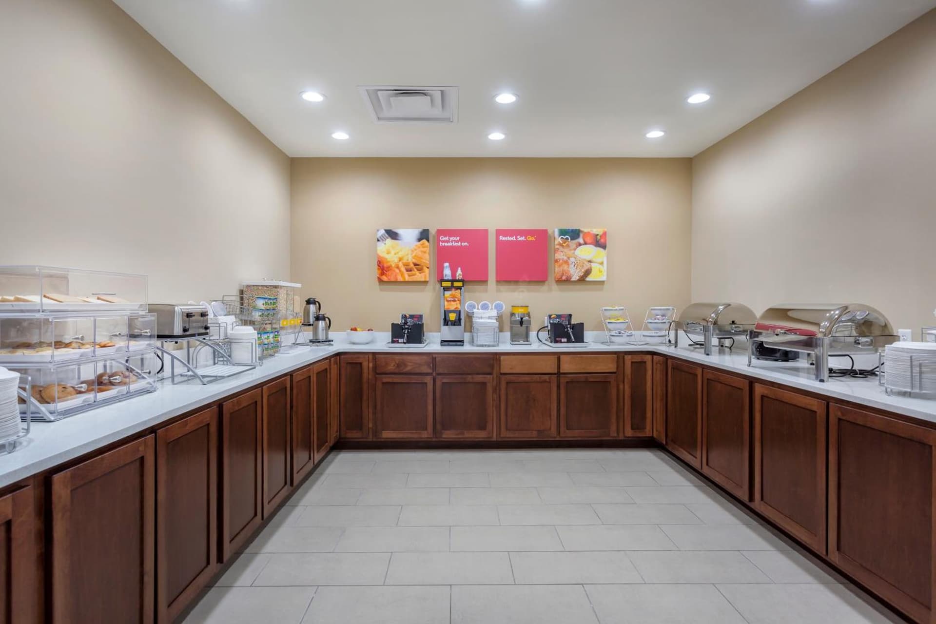 Comfort Suites Bowling Green Southeast interior in Bowling Green, KY — gallery photo 2