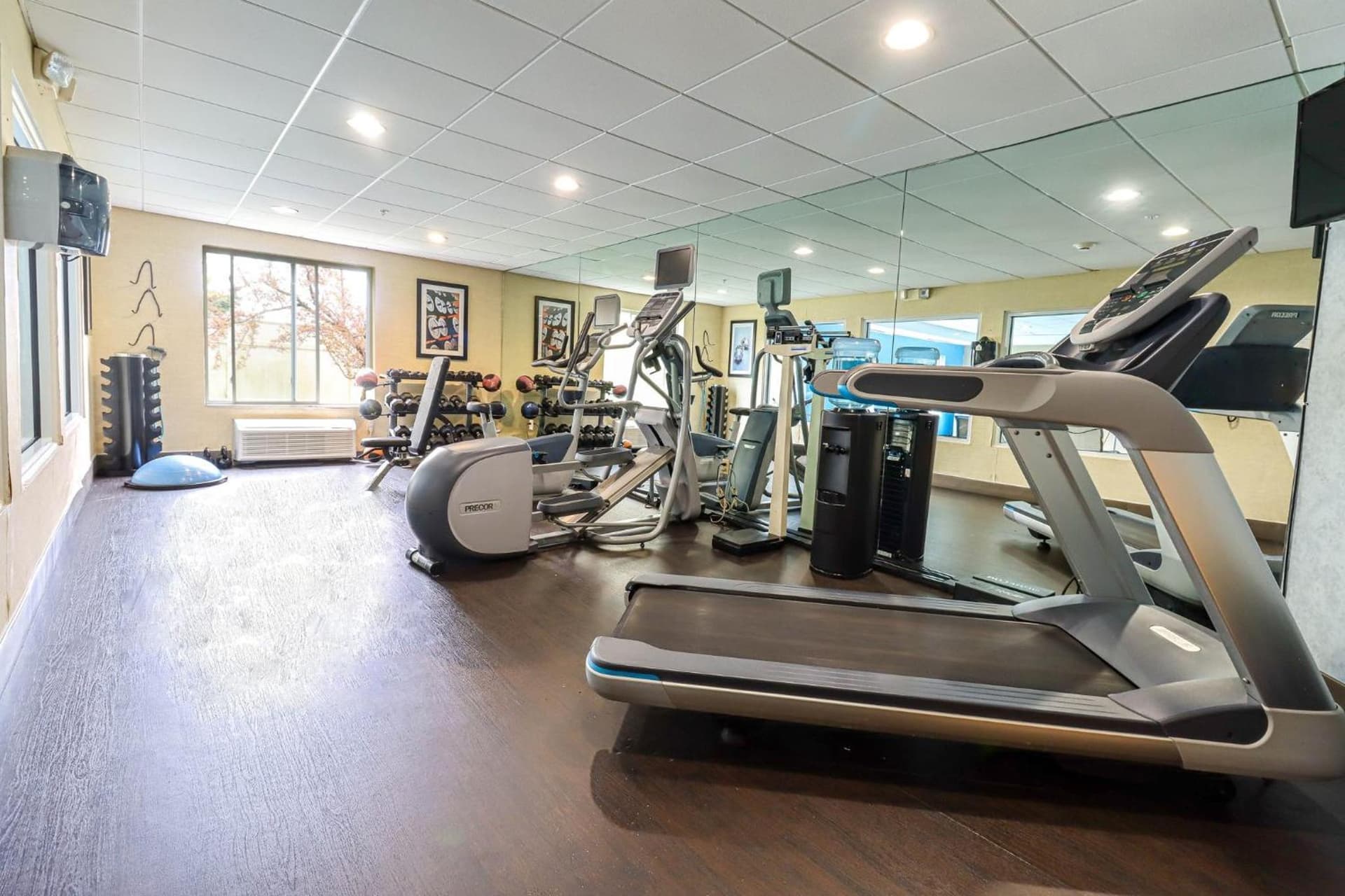 Holiday Inn Express and Suites Meriden by IHG gallery photo in Meriden, CT — image 18