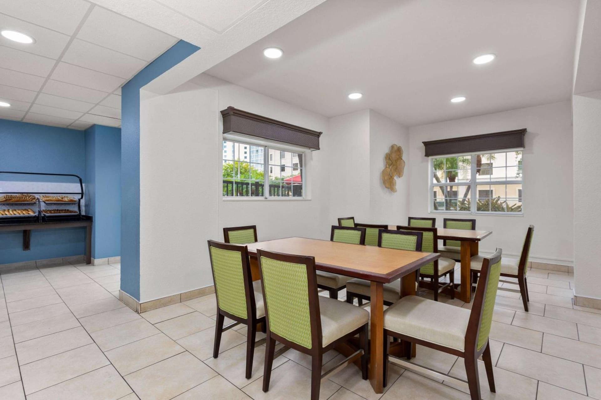 Baymont by Wyndham Orlando-International Dr-Universal Blvd property views in Orlando, FL — gallery photo 3