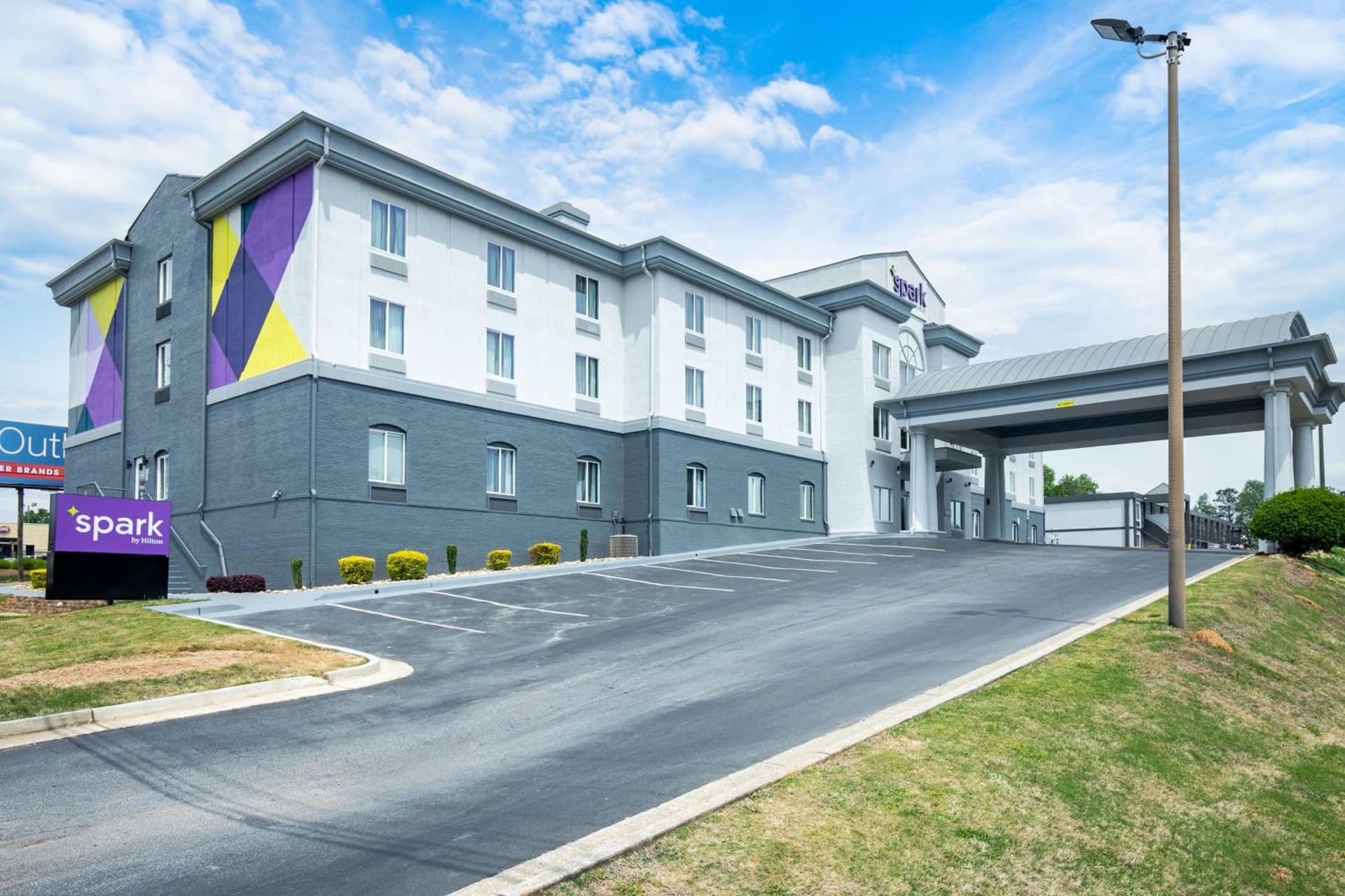 Spark by Hilton Commerce, GA featured exterior or lobby in Commerce, GA — similar hotel