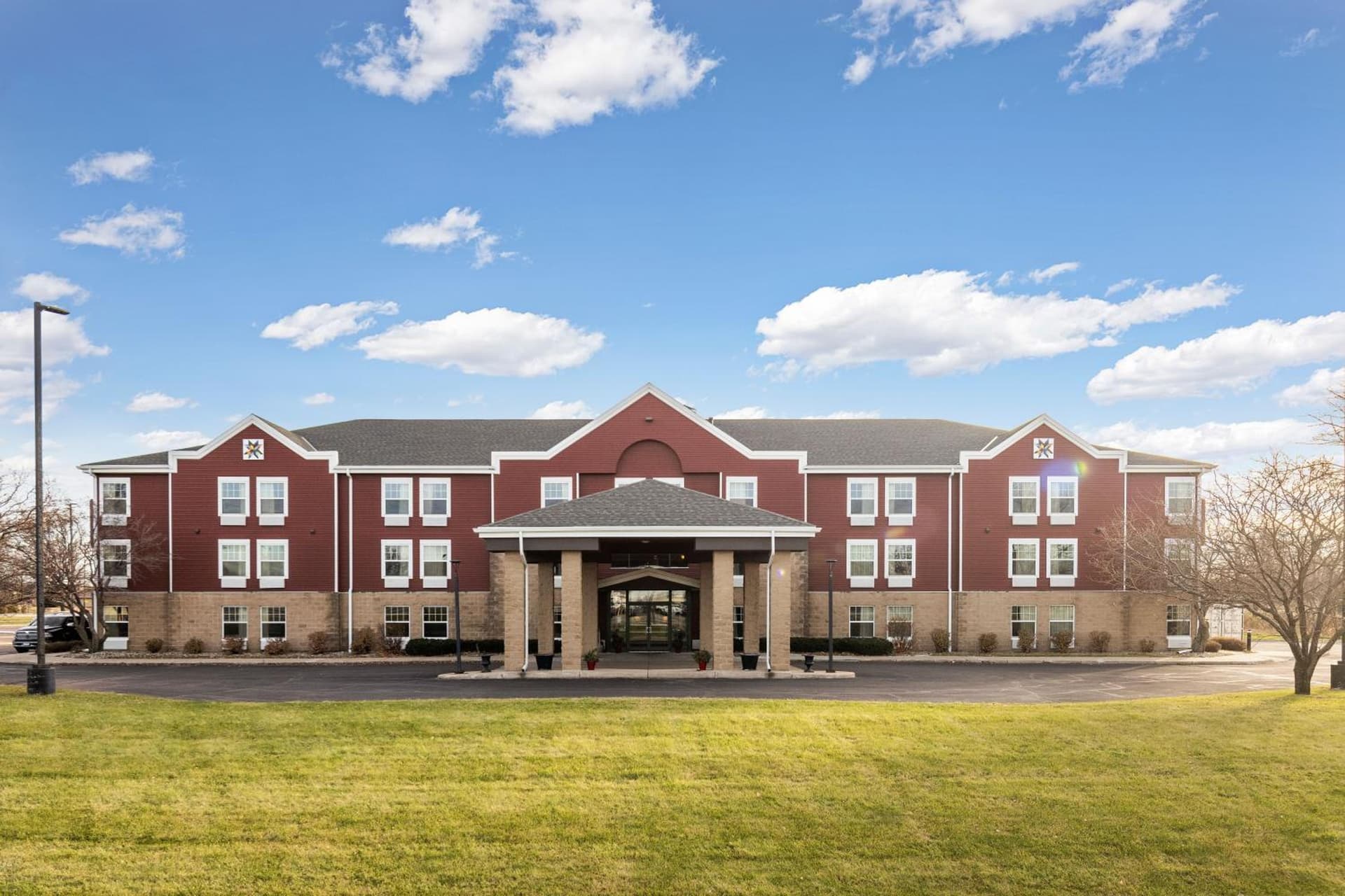Redwood Lodge featured exterior or lobby in Redwood Falls, MN — similar hotel