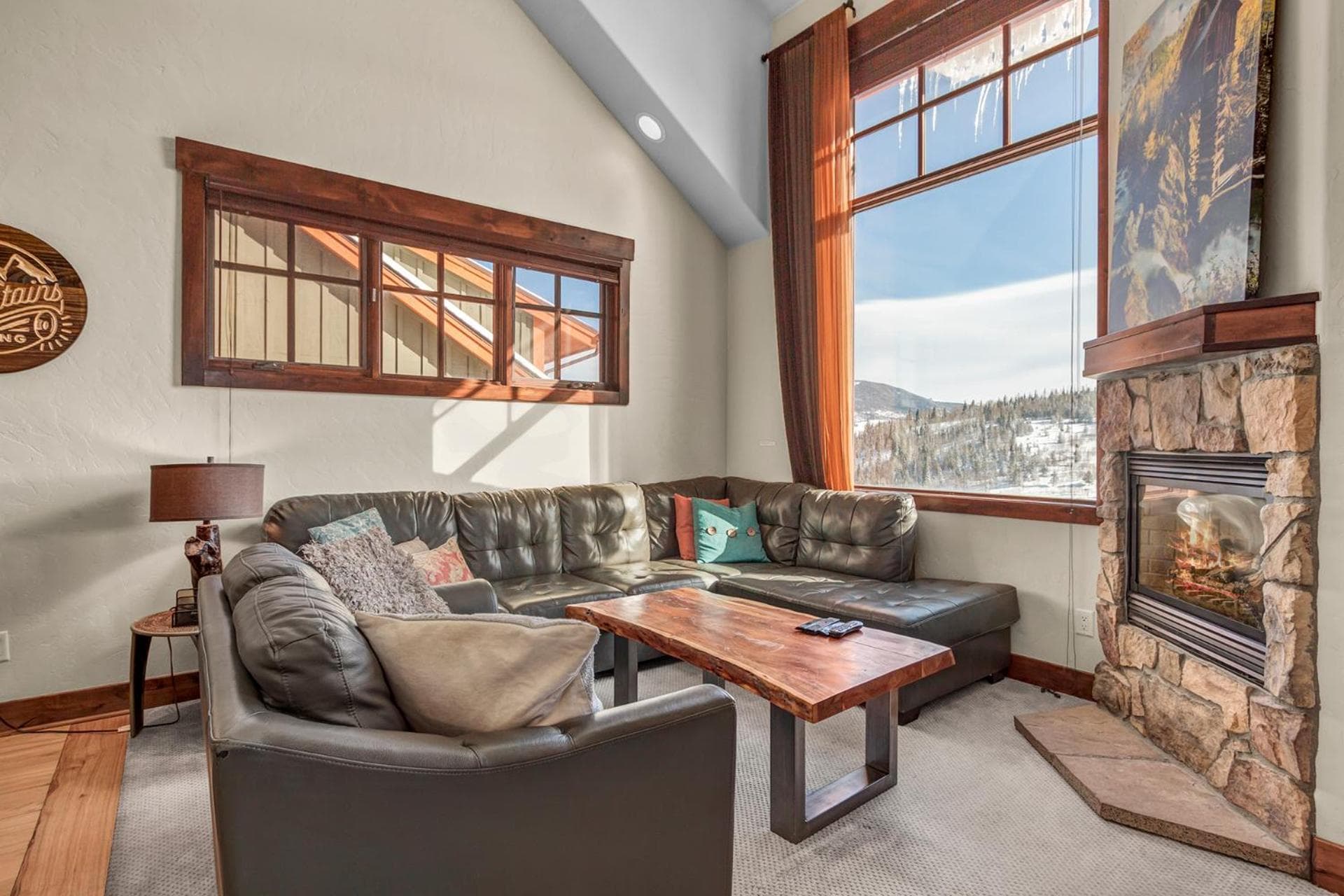 Rolling Ridge Lodge 30C by Great Western Lodging interior in Silverthorne, CO — gallery photo 2
