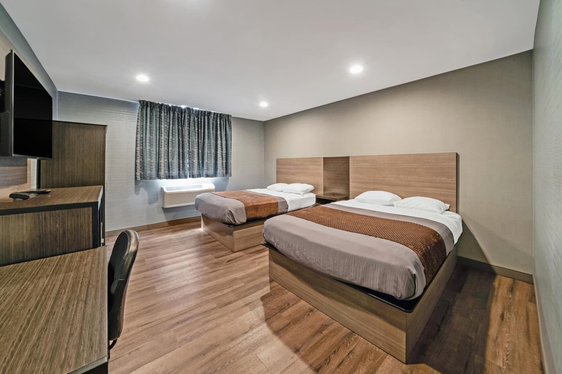 Americas Best Value Inn Foxboro property views in Foxborough — gallery photo 3