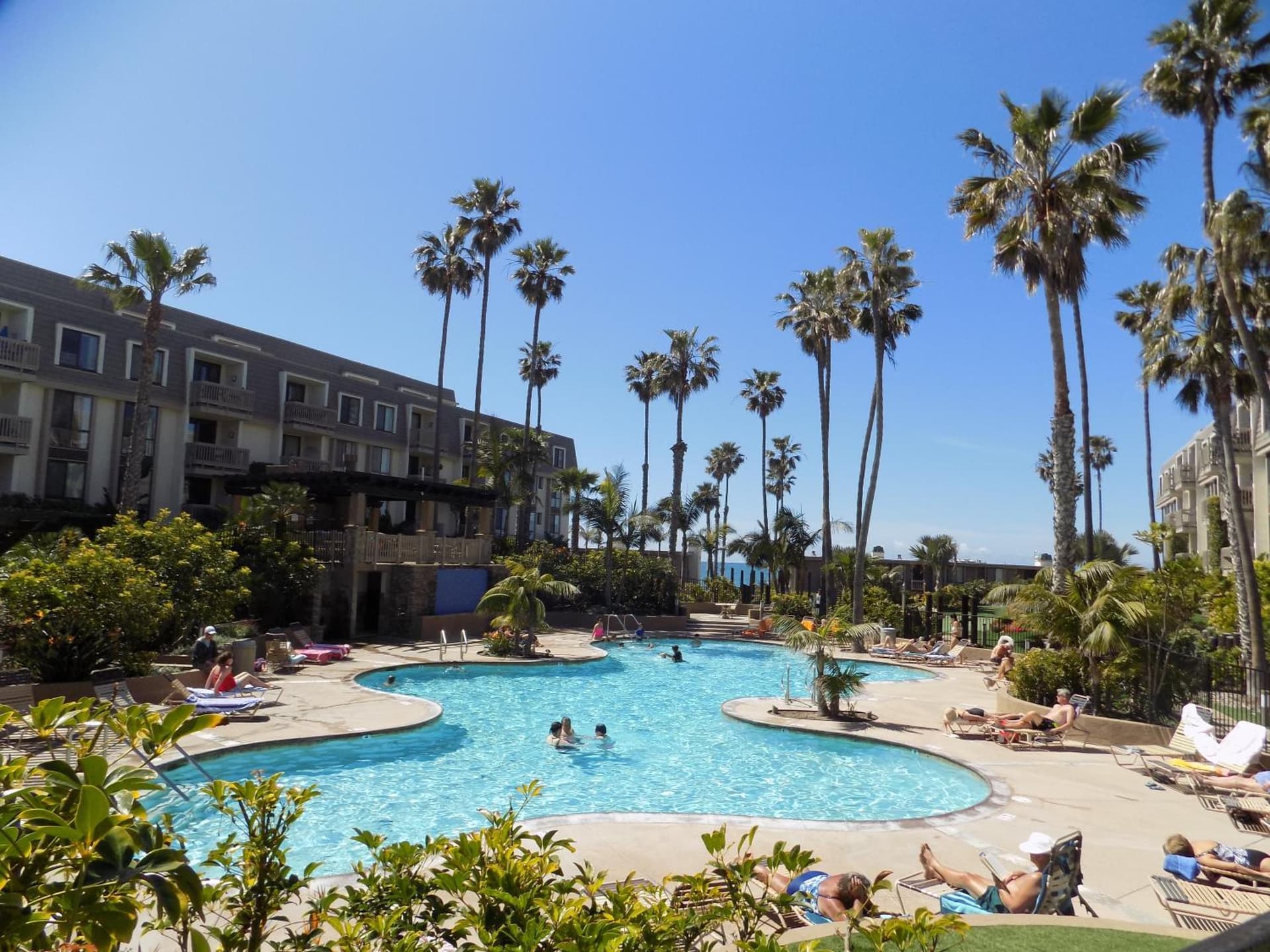 Oceanview Retreat - Steps to the Beach, Heated Pool, walk everywhere interior in Oceanside, CA — gallery photo 2