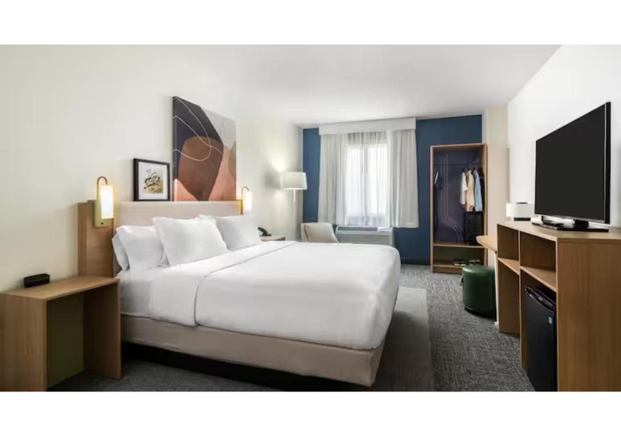 Spark by Hilton Shepherdsville Louisville South interior in Shepherdsville, KY — gallery photo 2