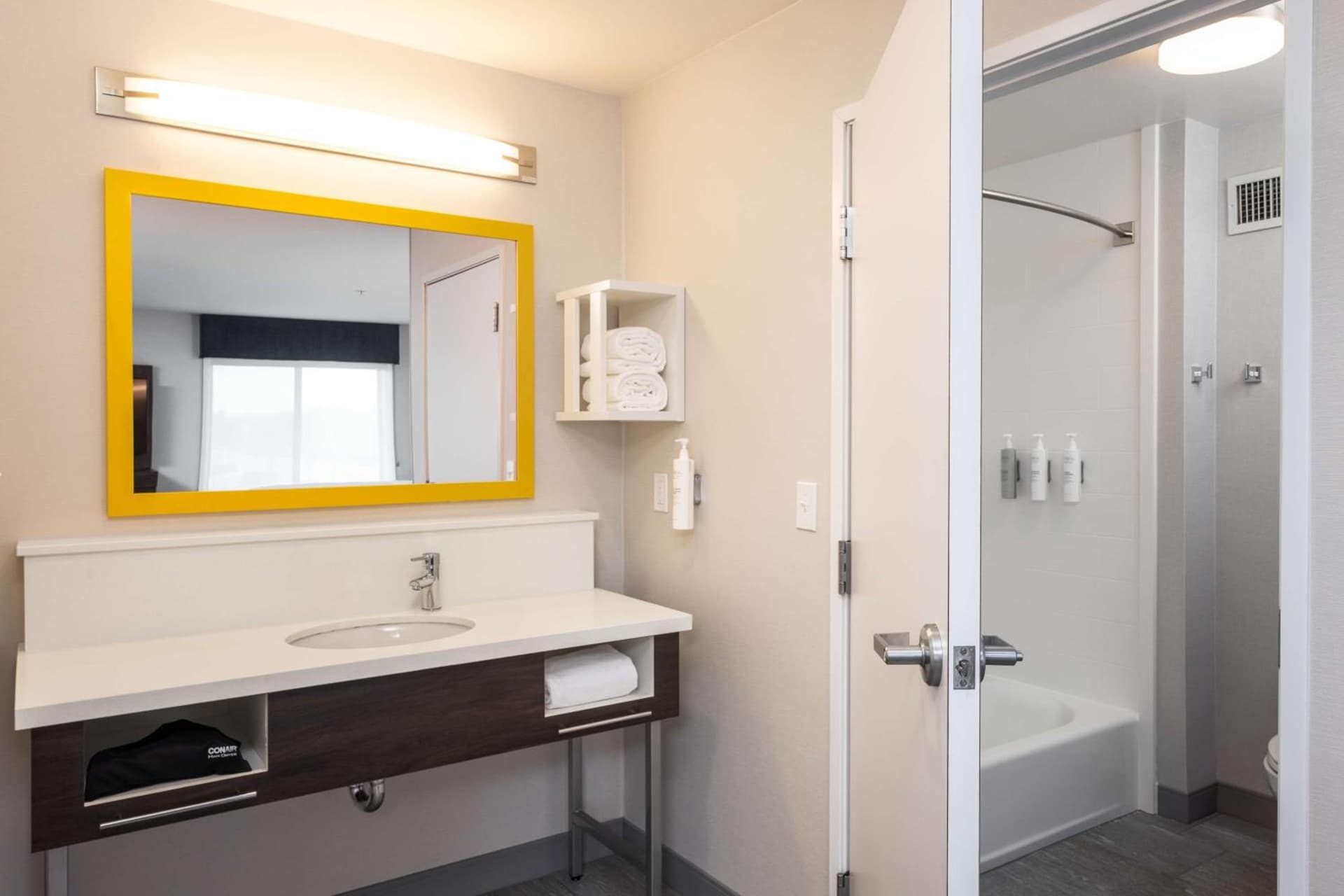 Hampton Inn & Suites Manteca gallery photo in Manteca, CA — image 10