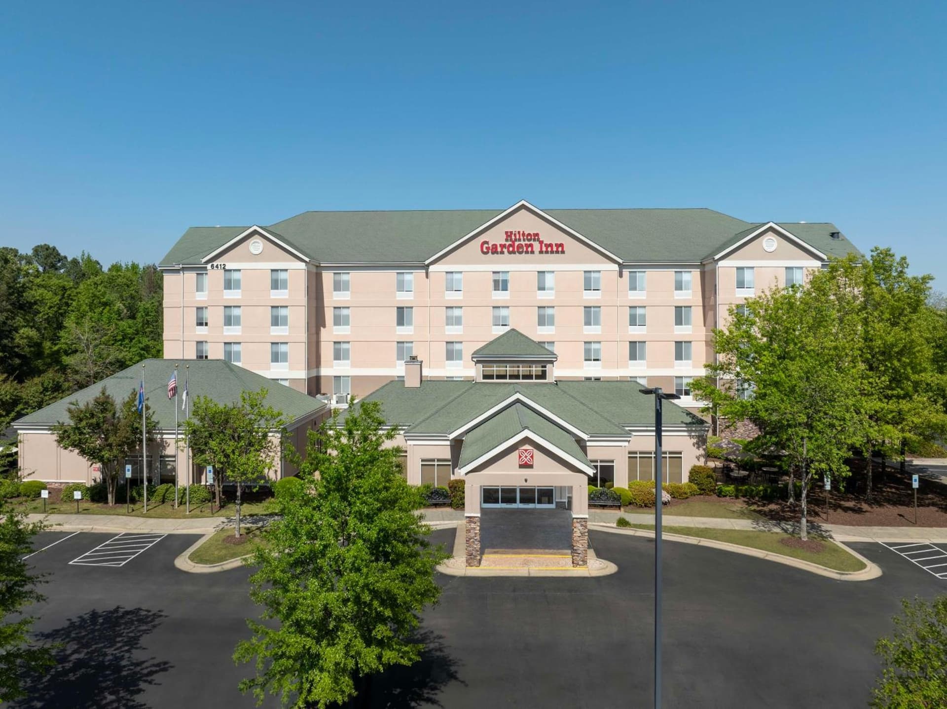 Hilton Garden Inn Raleigh Capital Blvd I-540 interior in Raleigh, NC — gallery photo 2