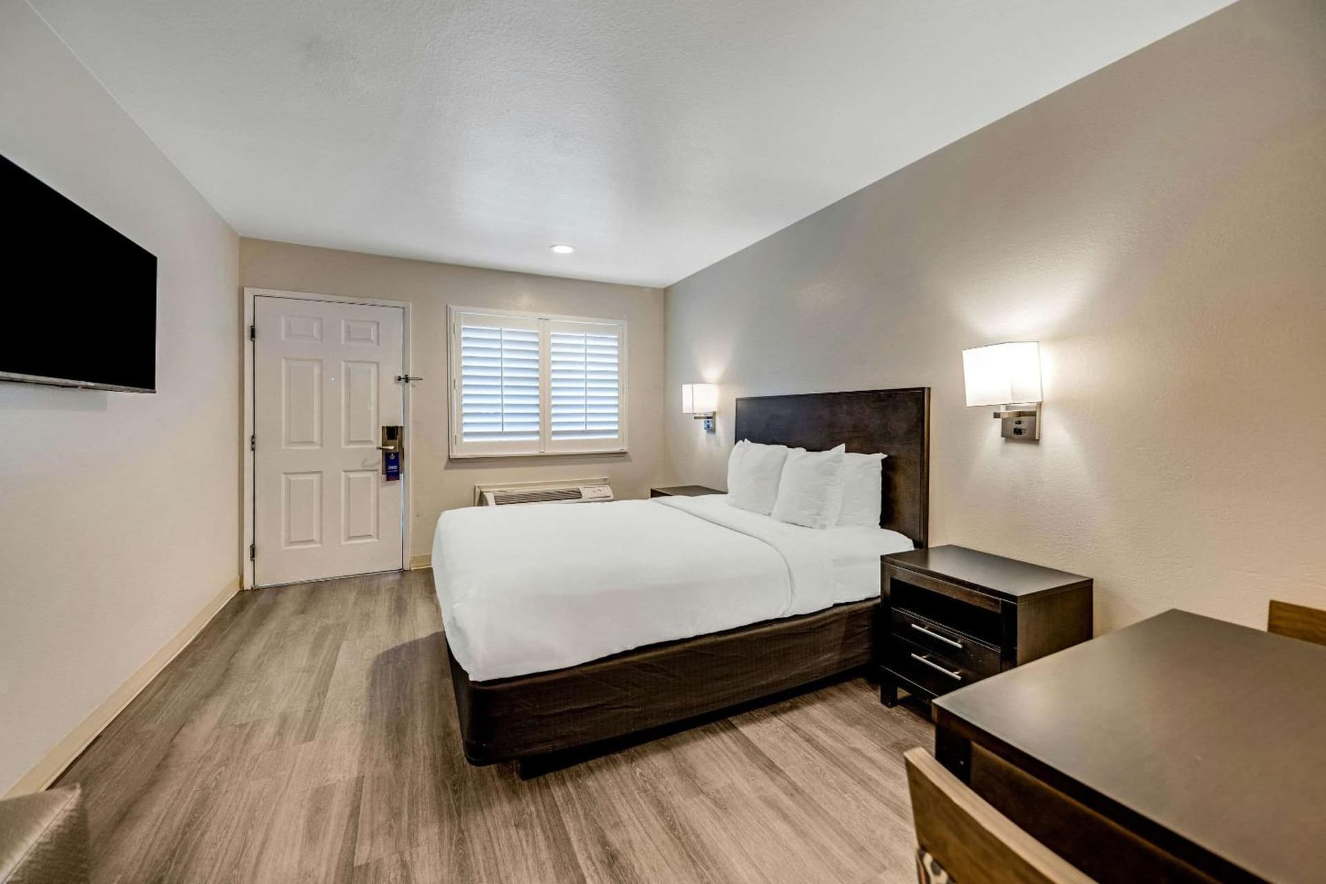 Comfort Inn Beach Boardwalk gallery photo in Santa Cruz, CA — image 37