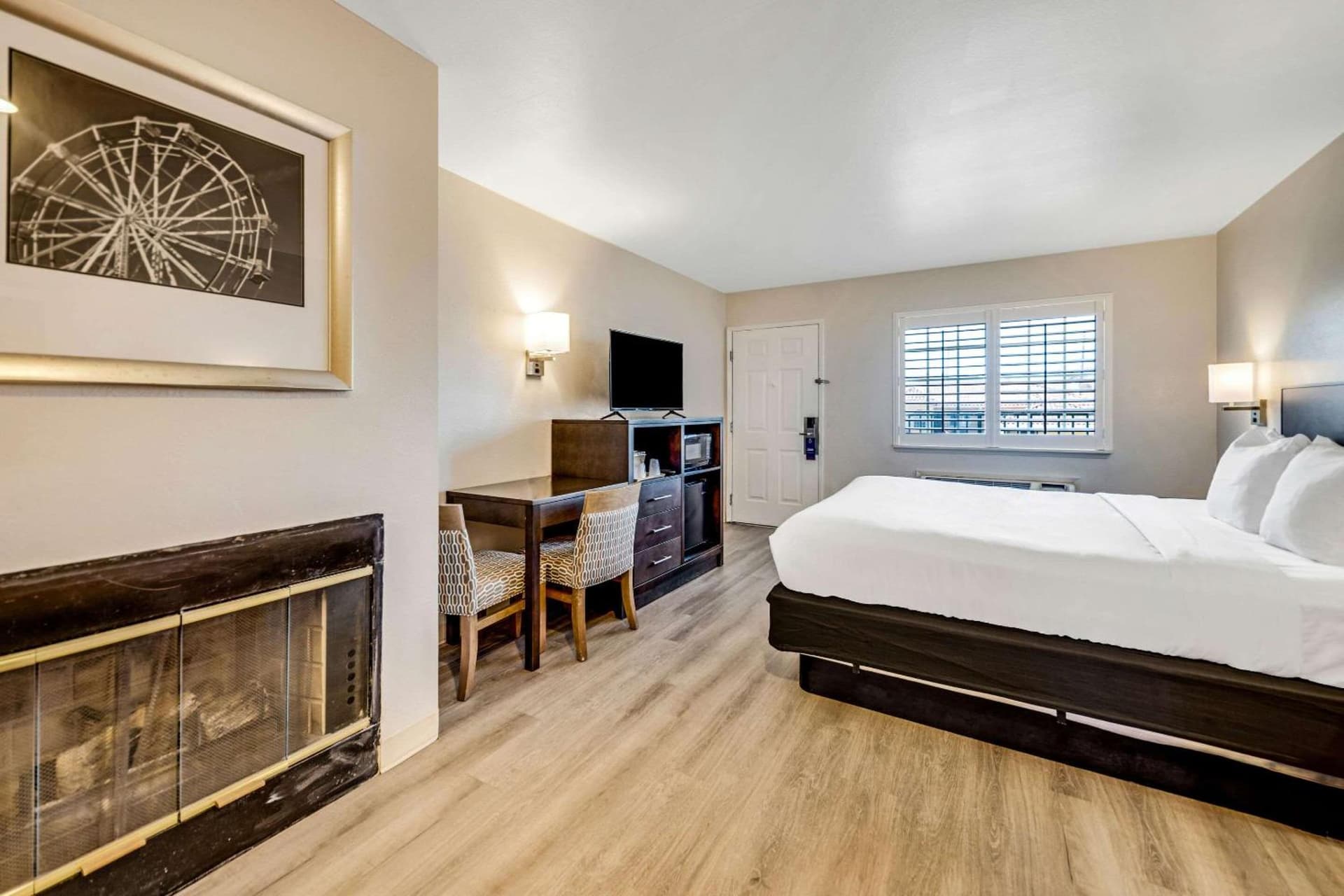 Comfort Inn Beach Boardwalk gallery photo in Santa Cruz, CA — image 20