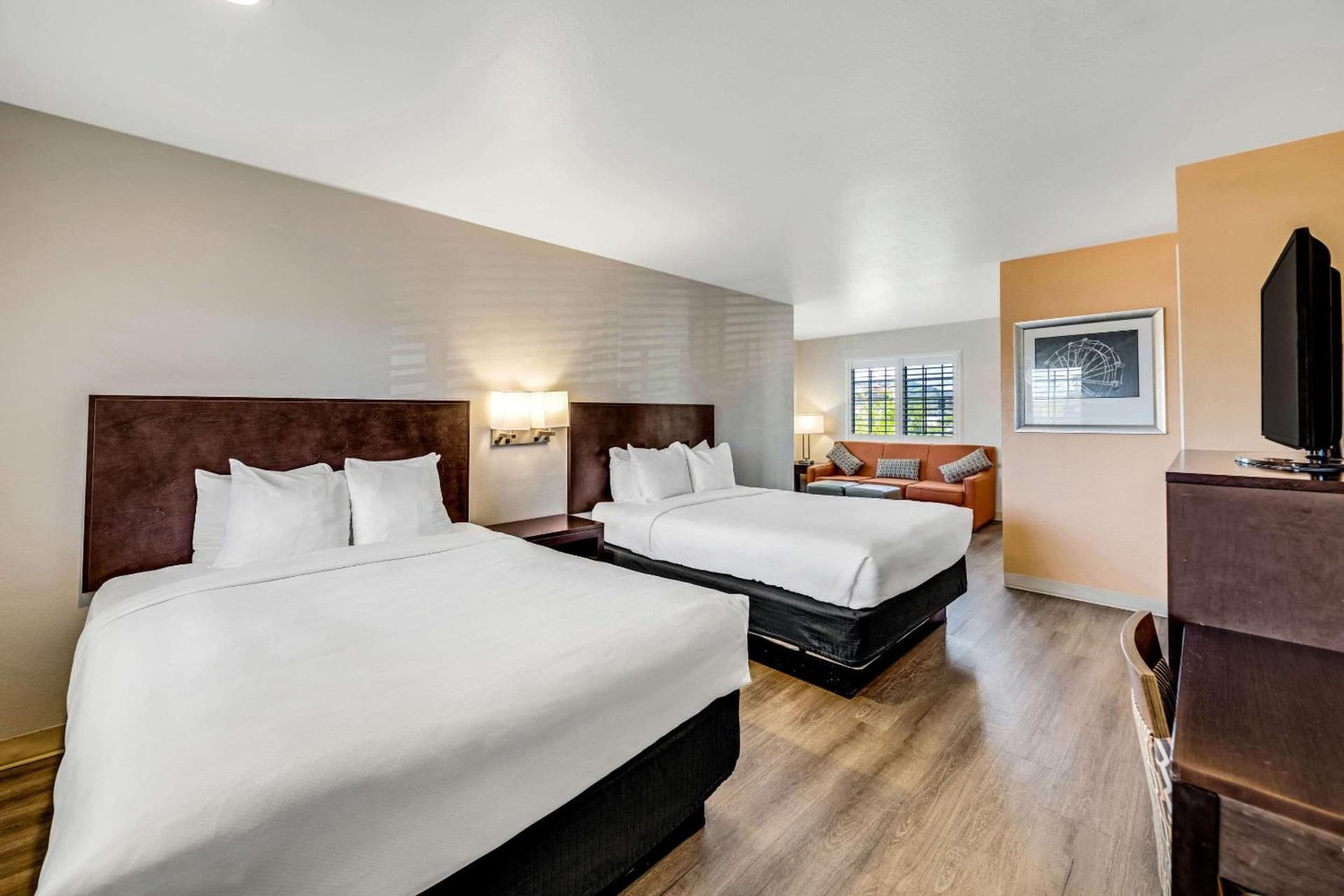 Comfort Inn Beach Boardwalk gallery photo in Santa Cruz, CA — image 14