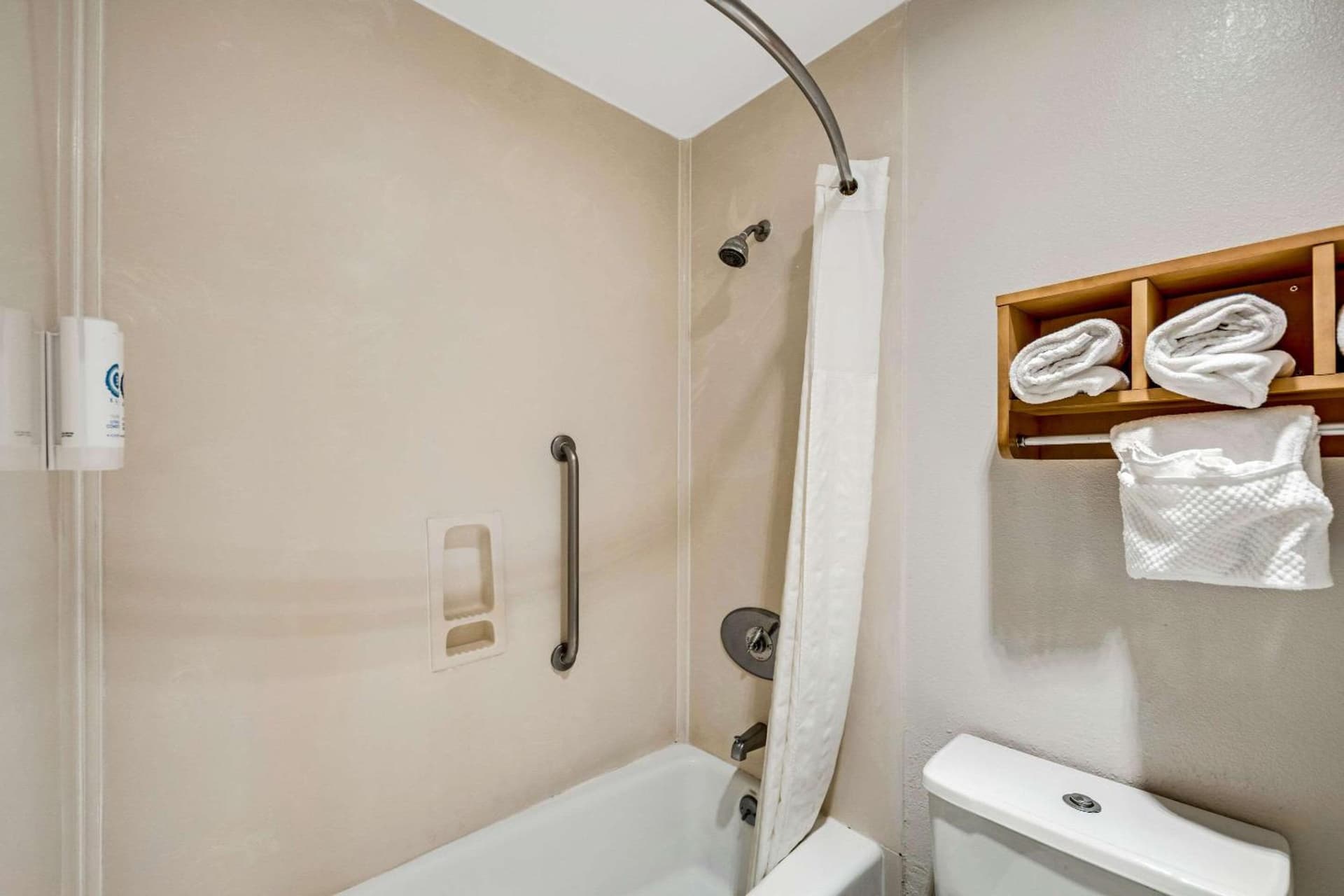 Comfort Inn Beach Boardwalk gallery photo in Santa Cruz, CA — image 33