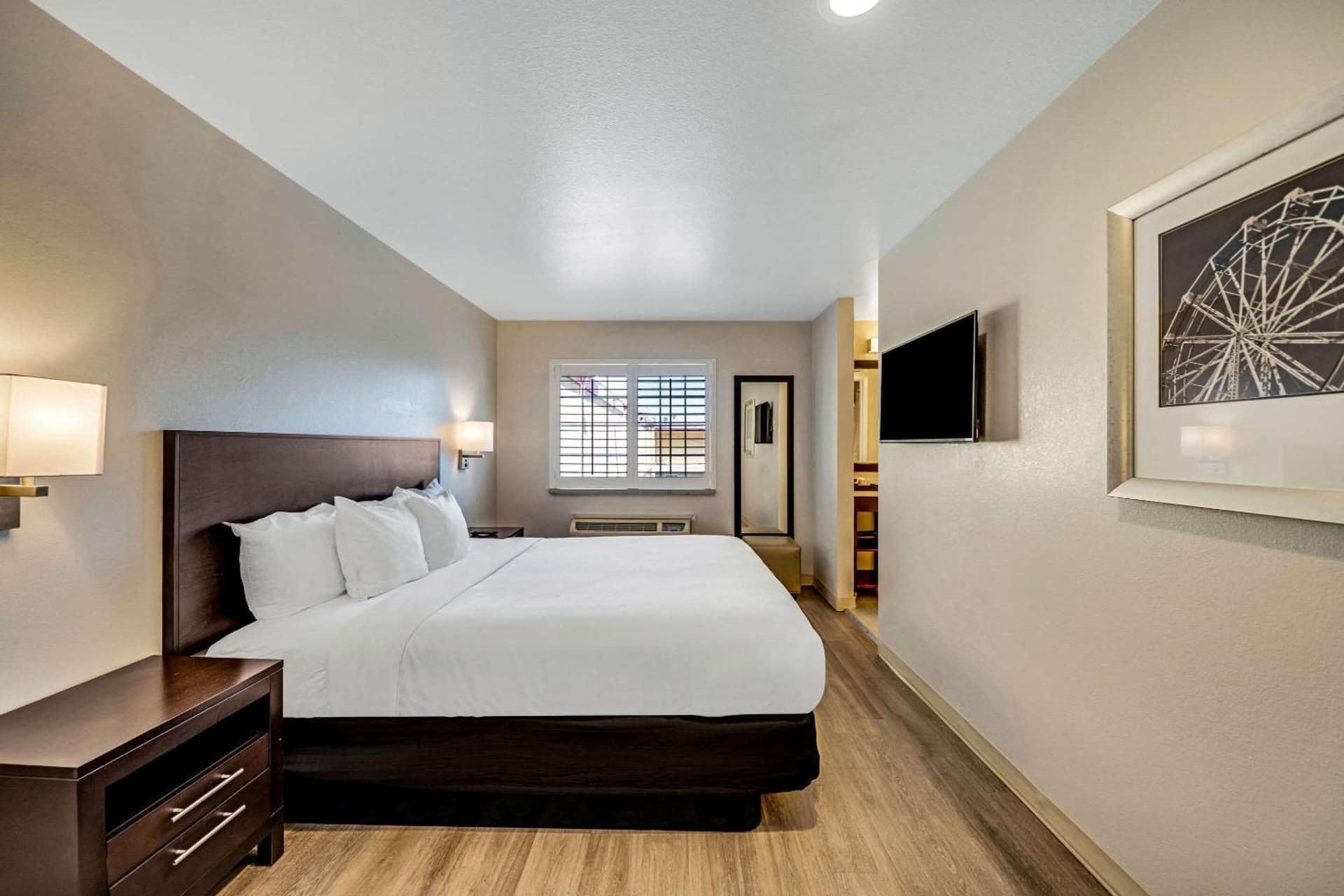Comfort Inn Beach Boardwalk gallery photo in Santa Cruz, CA — image 21