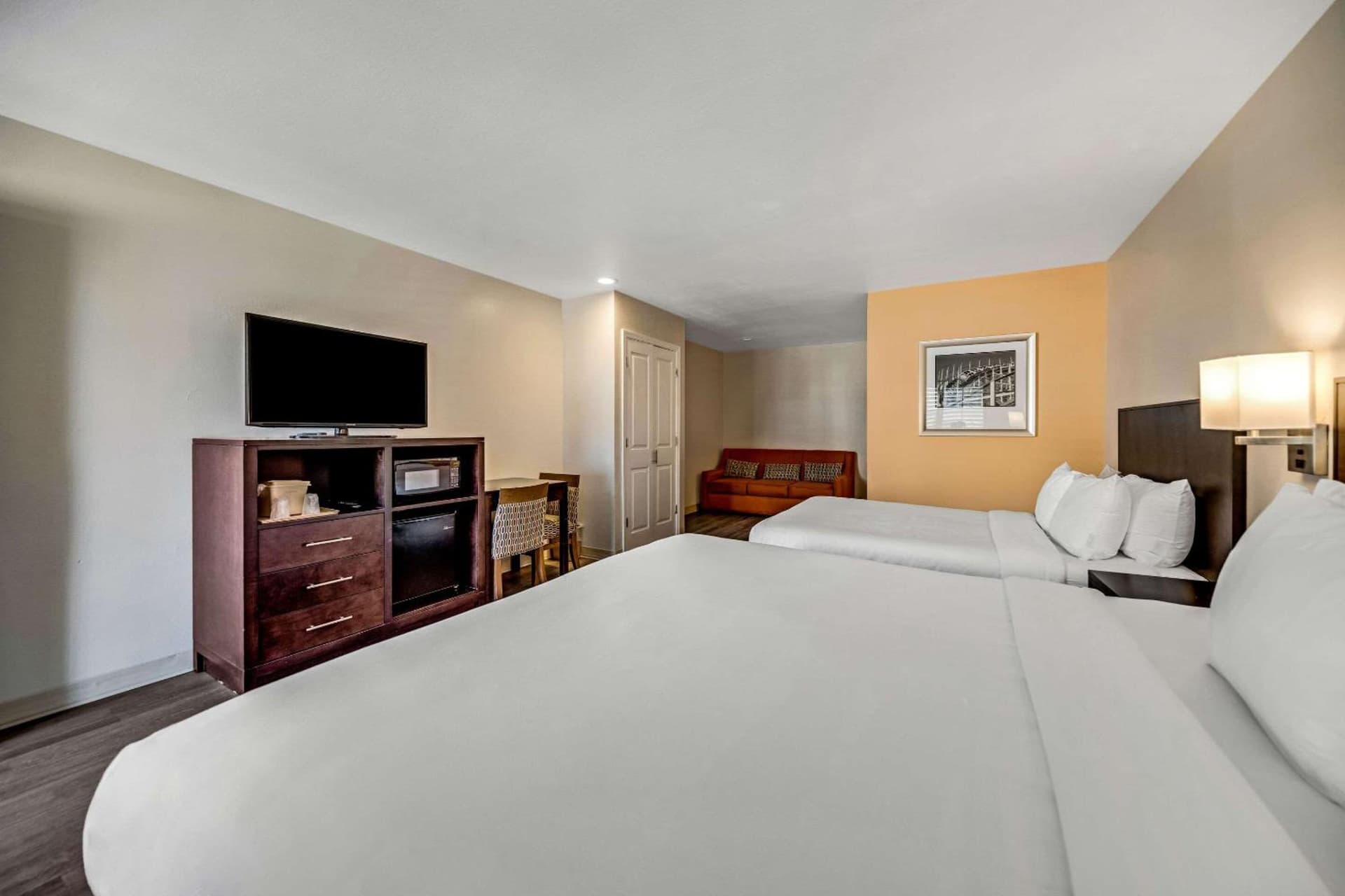 Comfort Inn Beach Boardwalk gallery photo in Santa Cruz, CA — image 36